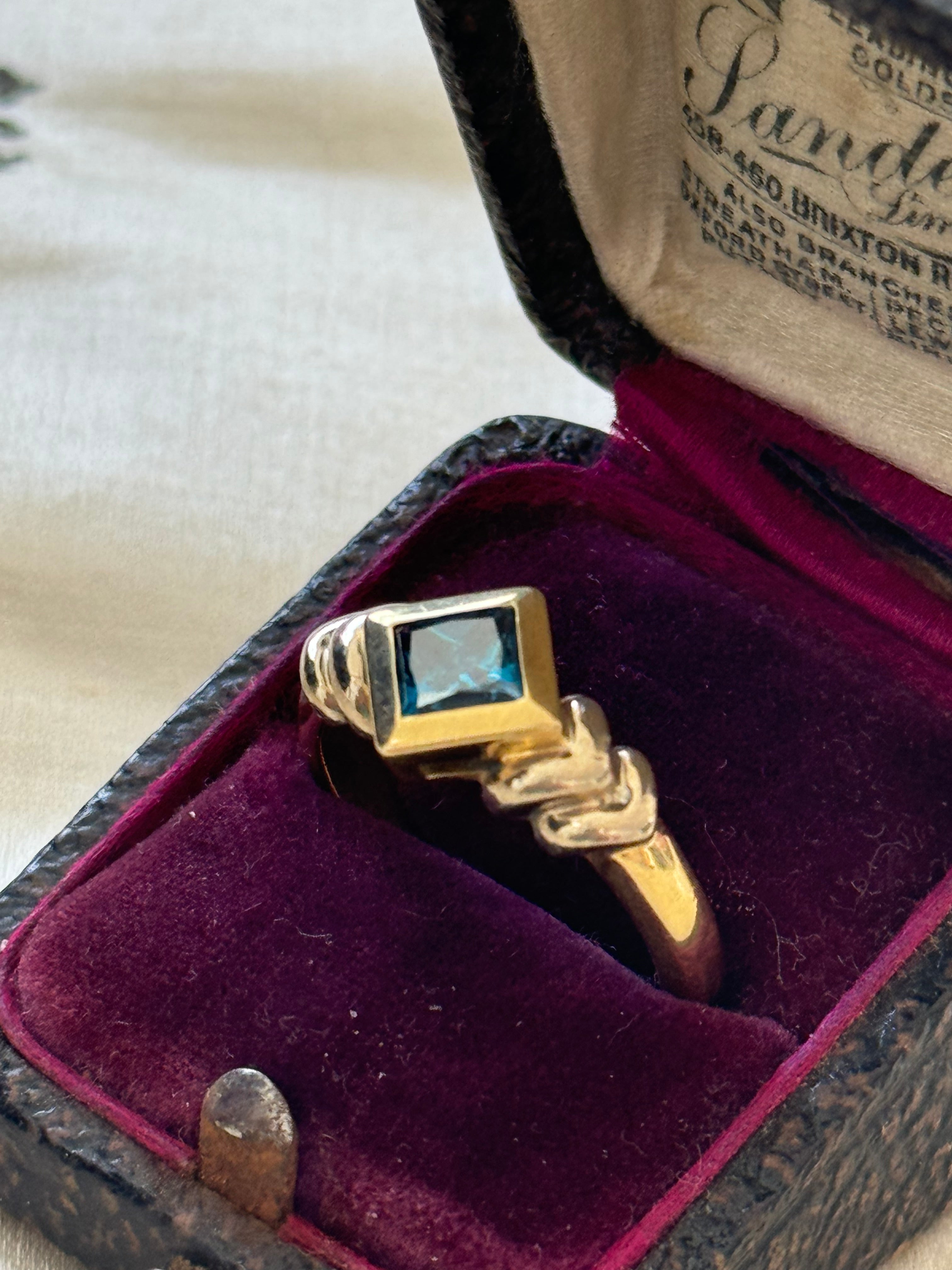 Unique 18ct Yellow & White Gold Blue Diamond Ring – Handcrafted Elegance