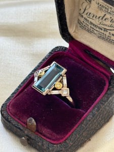 Exquisite 18ct Yellow & White Gold Aquamarine & Diamond Ring