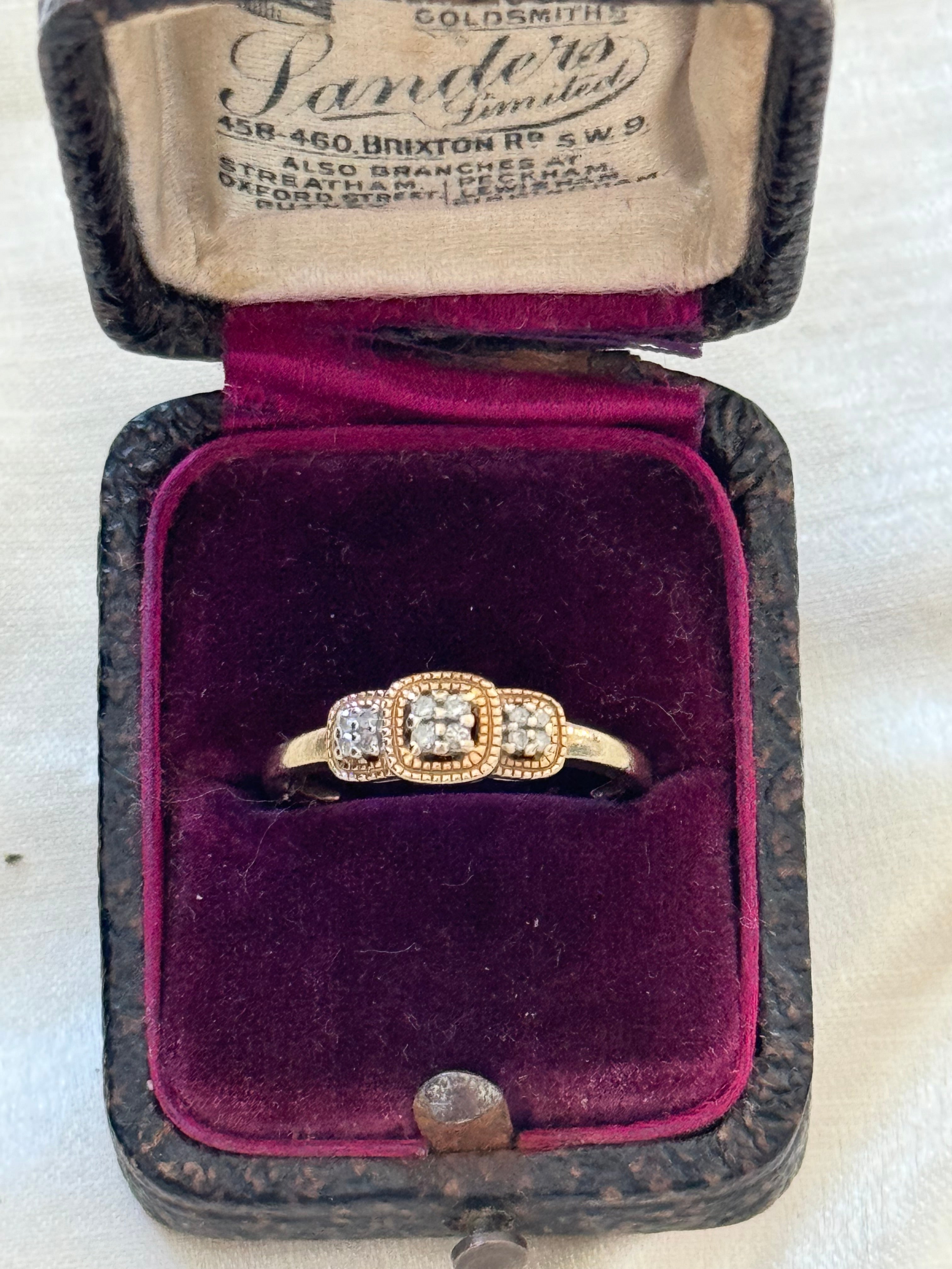 9ct Yellow Gold Diamond Ring Dainty Stylish Bling!