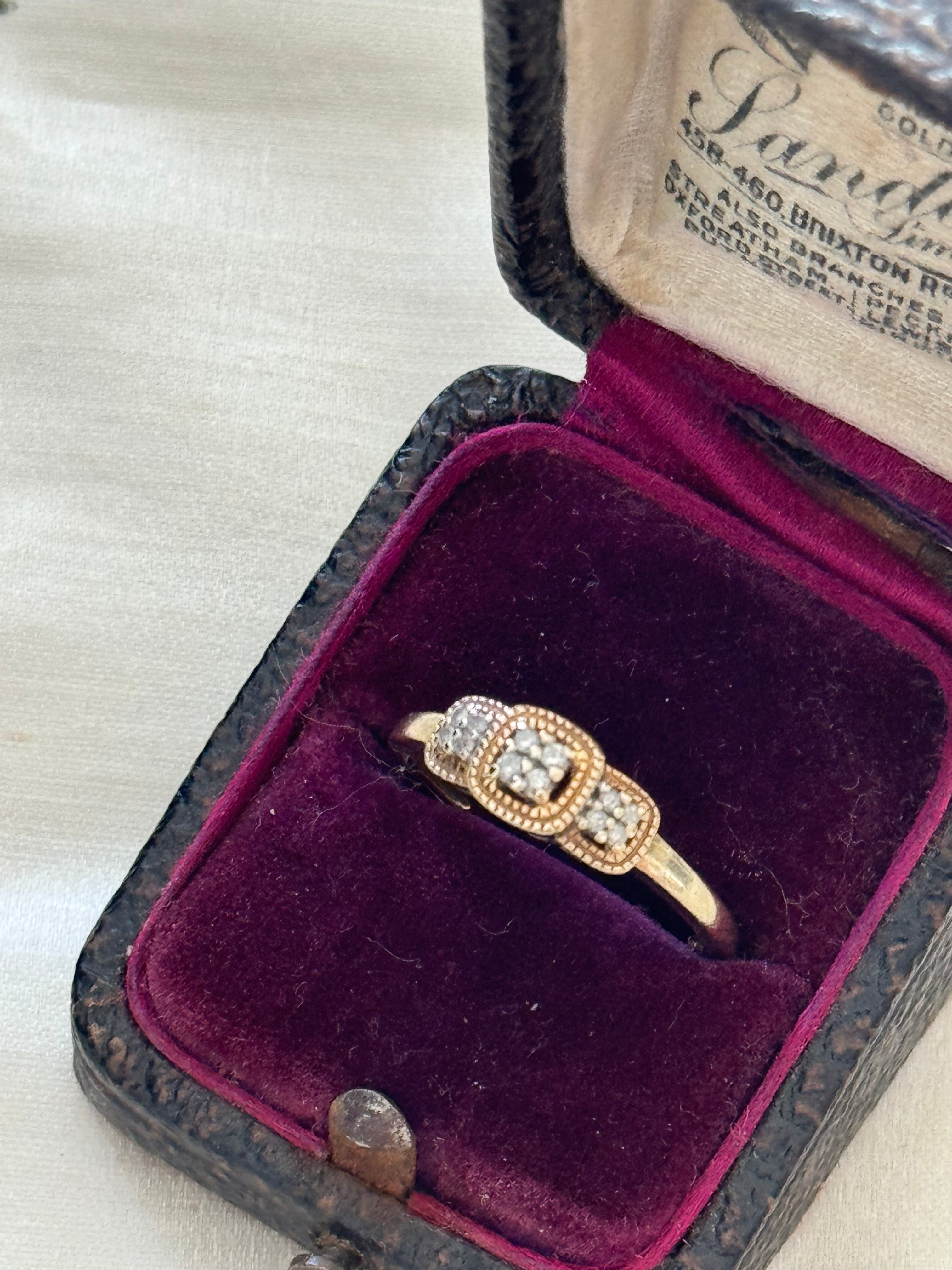 9ct Yellow Gold Diamond Ring Dainty Stylish Bling!