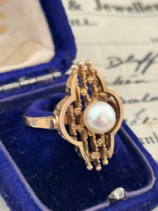 9ct Gold Pearl Ring – Stylish & Classic Design