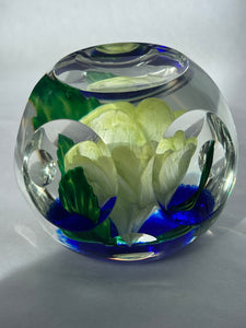 Scottish Borders Art Glass Rose paperweight