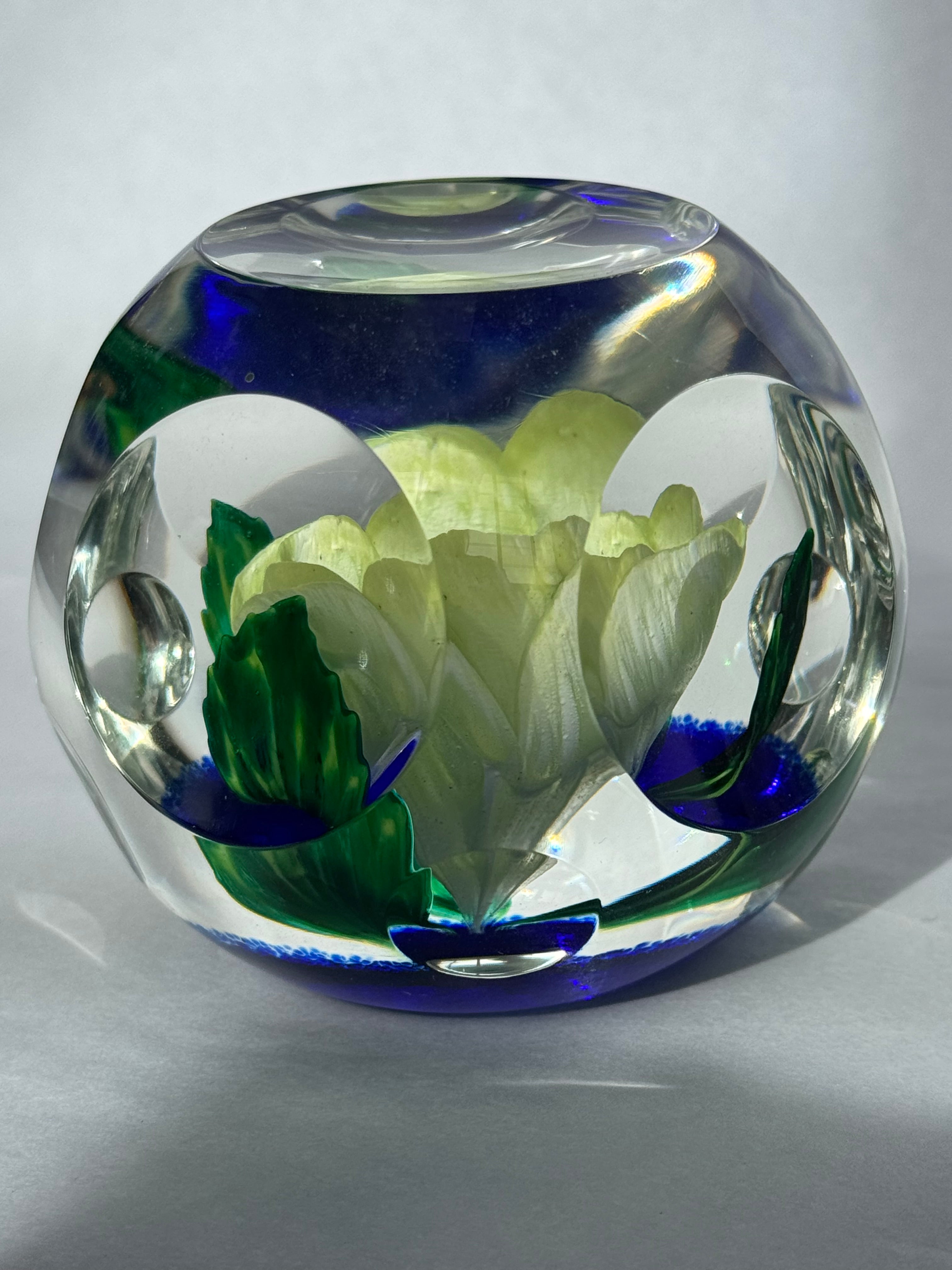Scottish Borders Art Glass Rose paperweight