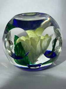 Scottish Borders Art Glass Rose paperweight