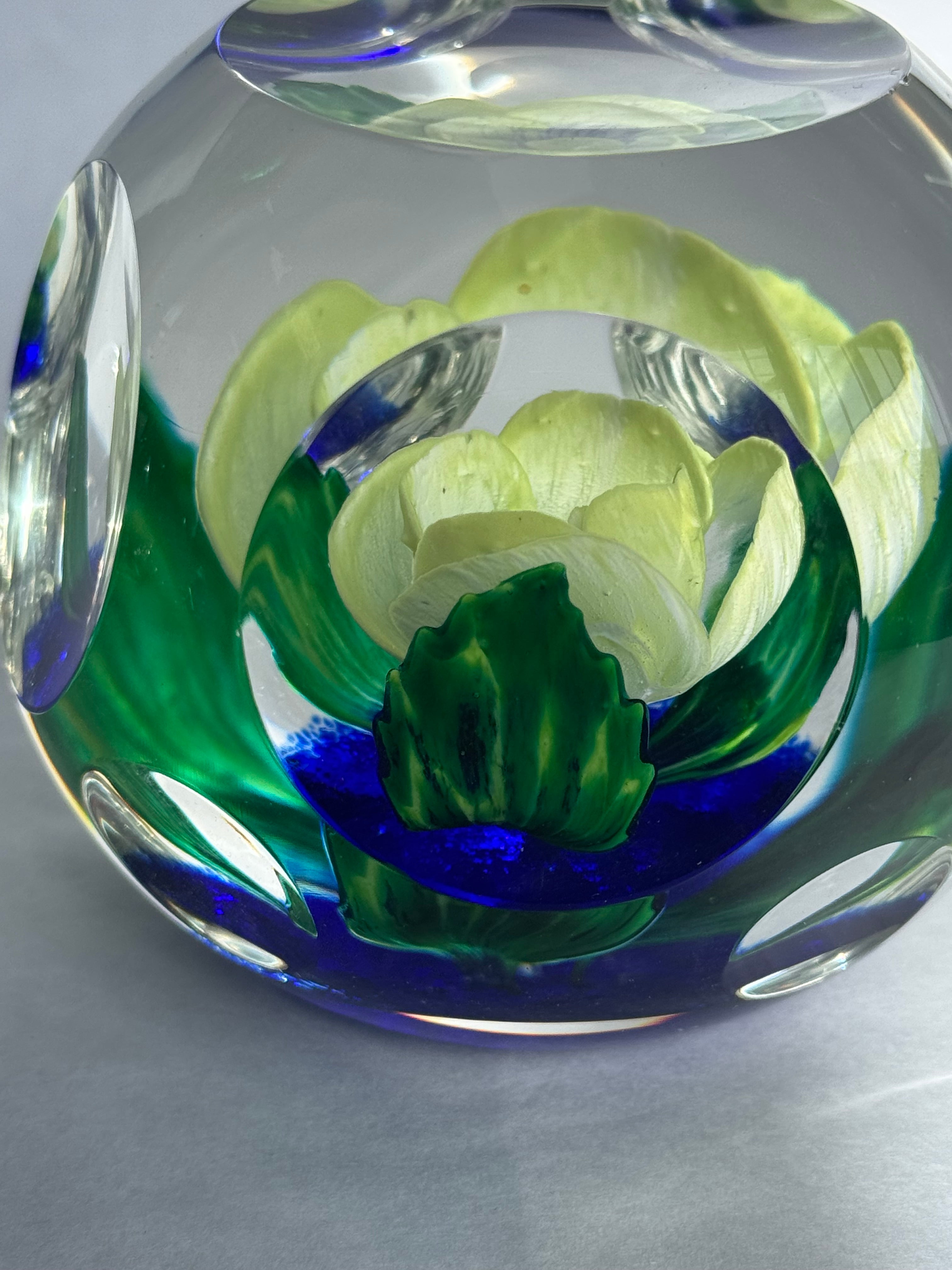 Scottish Borders Art Glass Rose paperweight