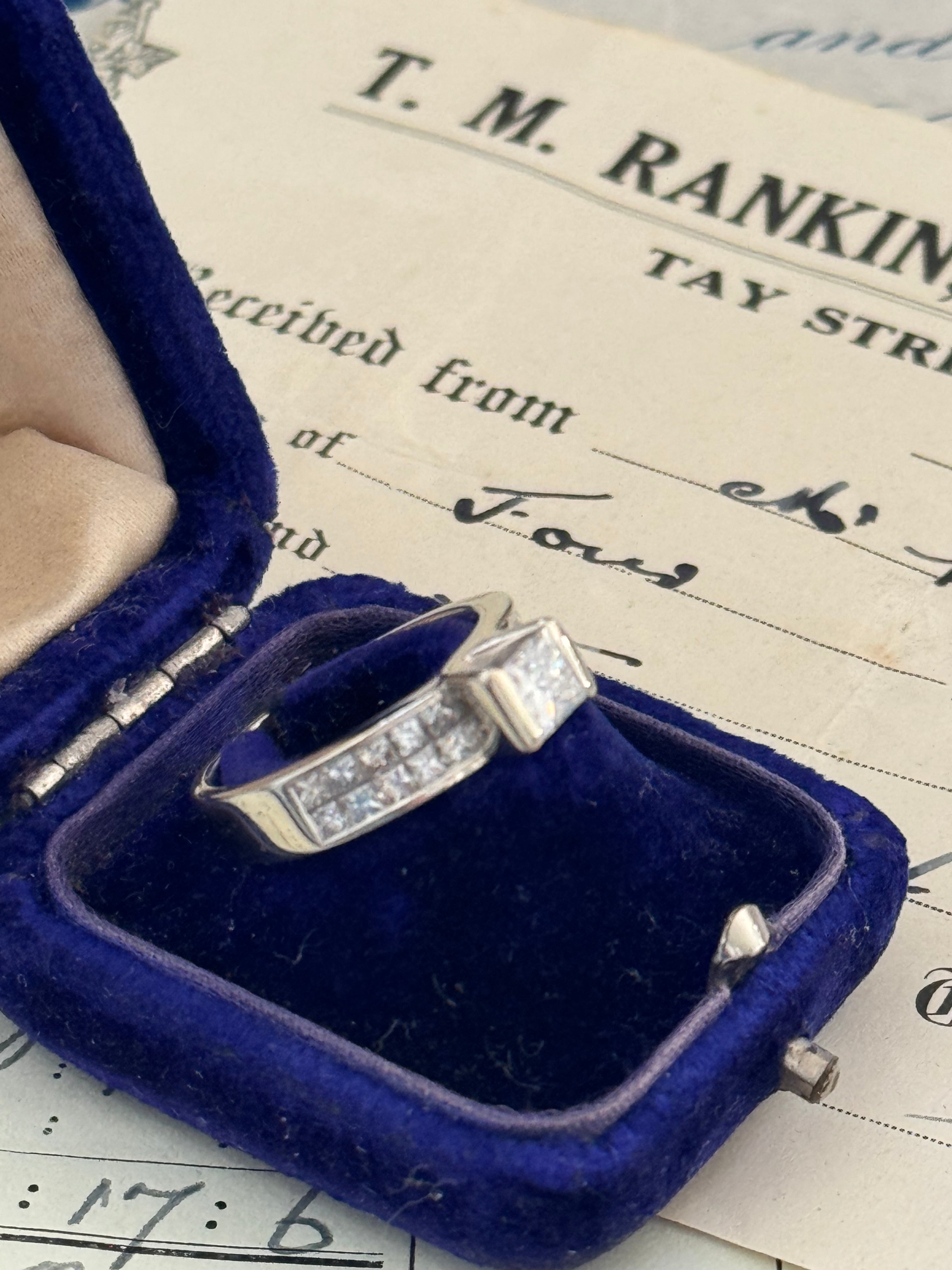 Exquisite 18ct White Gold & Diamond Solitaire Ring – 1.25ct Total