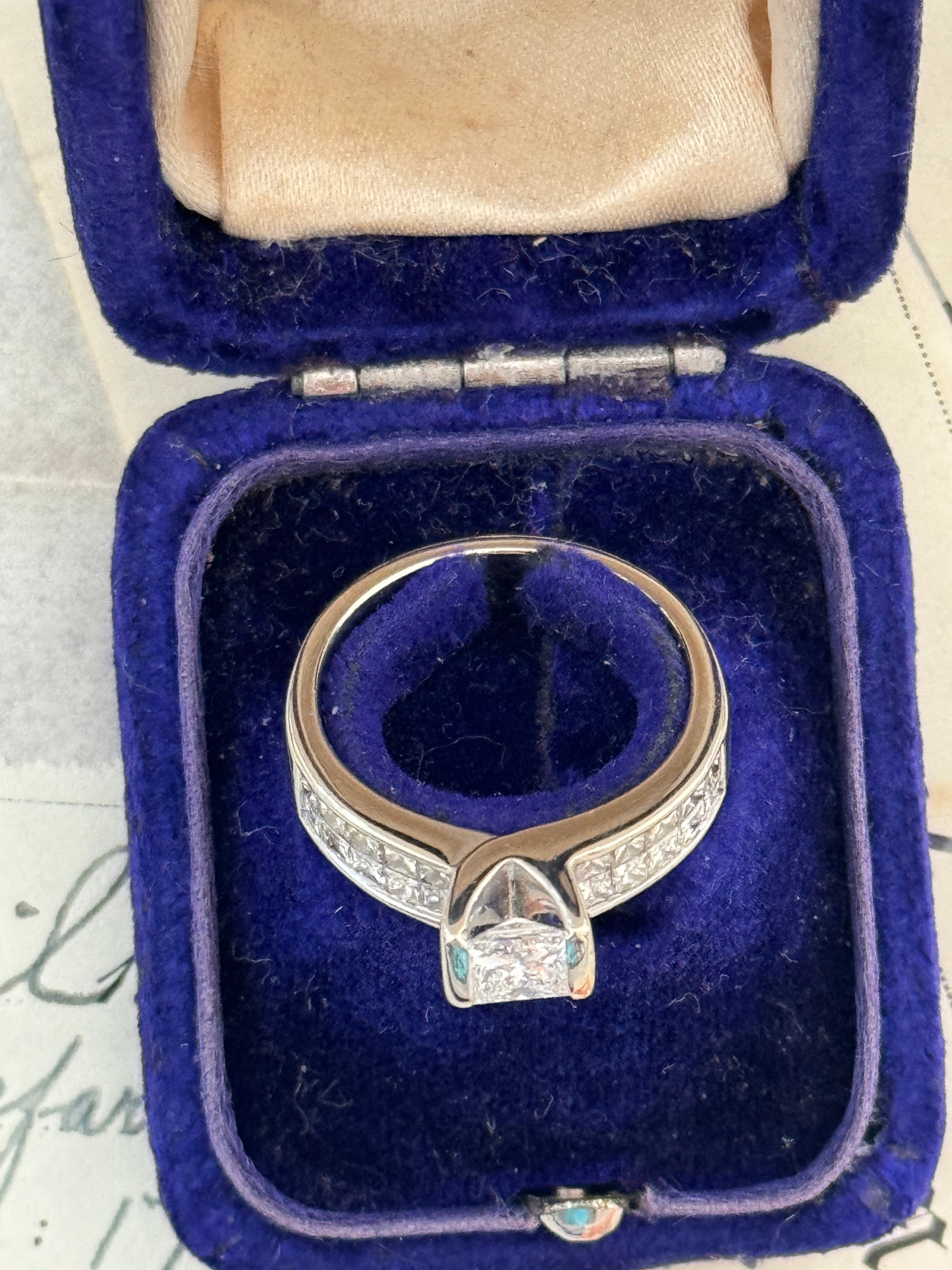 Exquisite 18ct White Gold & Diamond Solitaire Ring – 1.25ct Total
