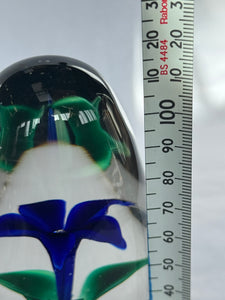 Strathearn Scotland Lily S78 Paperweight