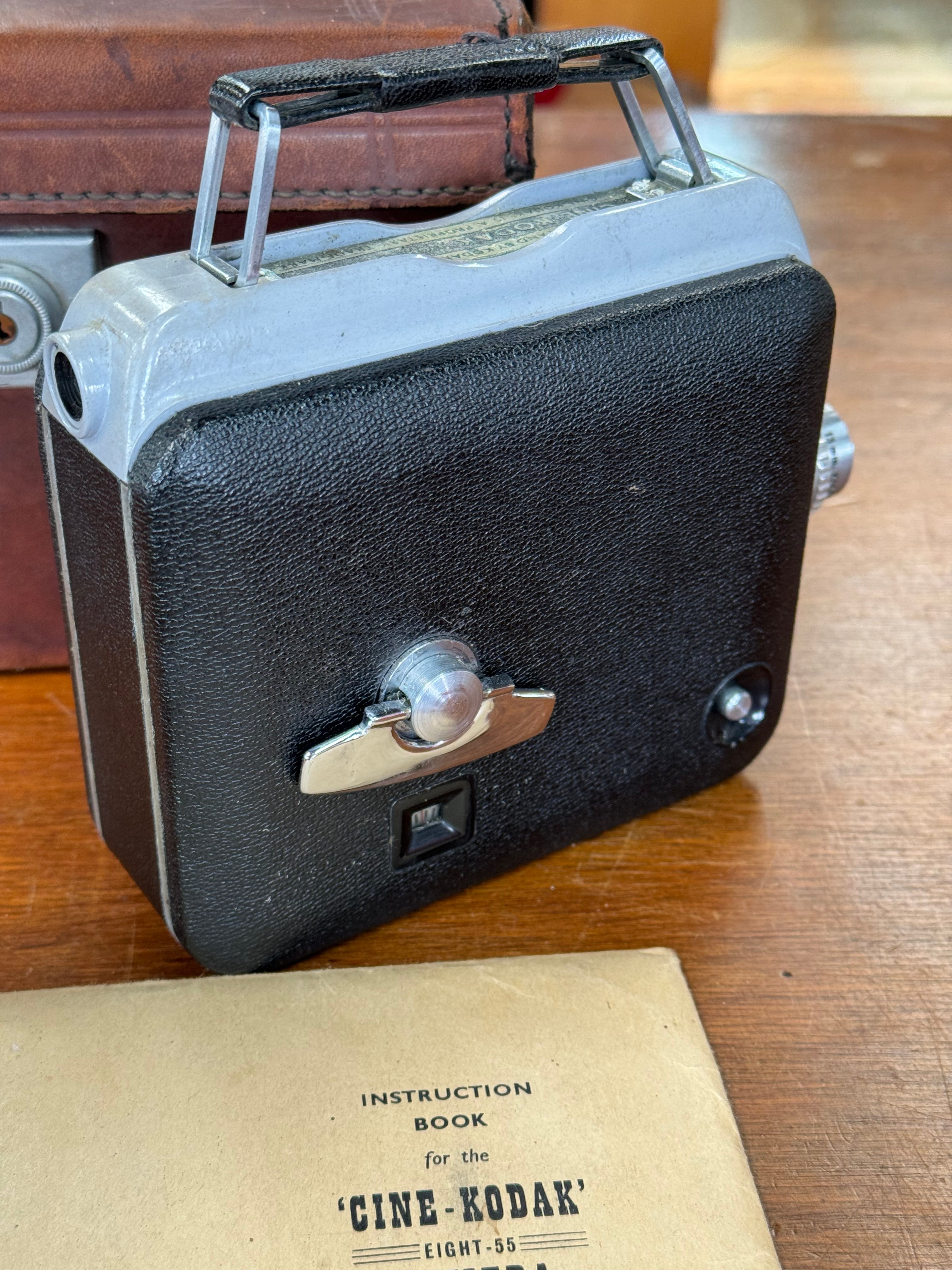 🎥✨ Cine-Kodak Eight Model 55 – Vintage Movie Camera! ✨🎥