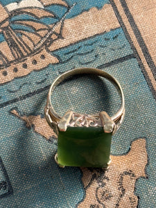 Art Nouveau 9ct Yellow Gold – Pounamu Ring Size Q1/2