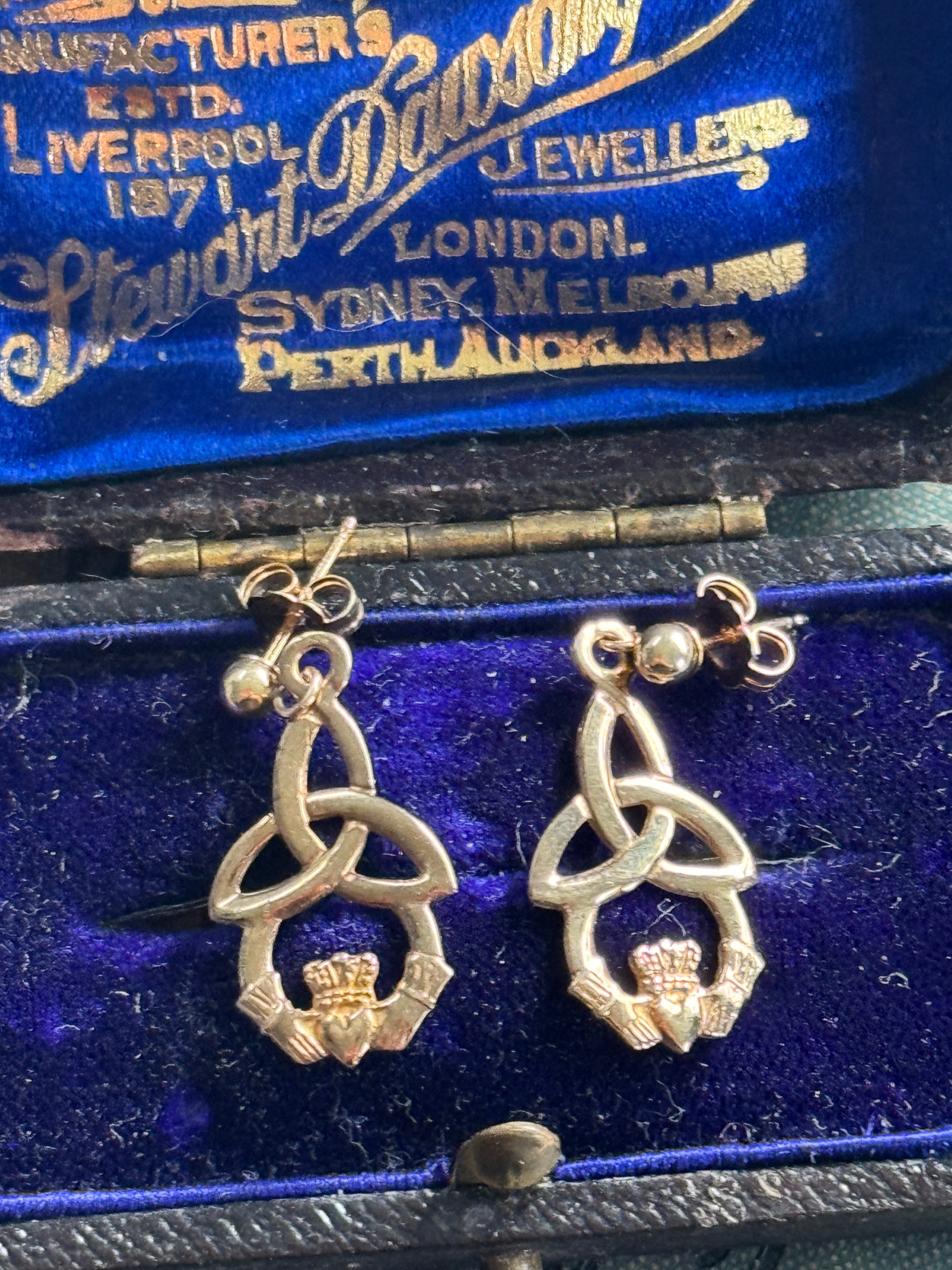 9ct Yellow Gold Claddagh Earrings - Beautiful 1.41g