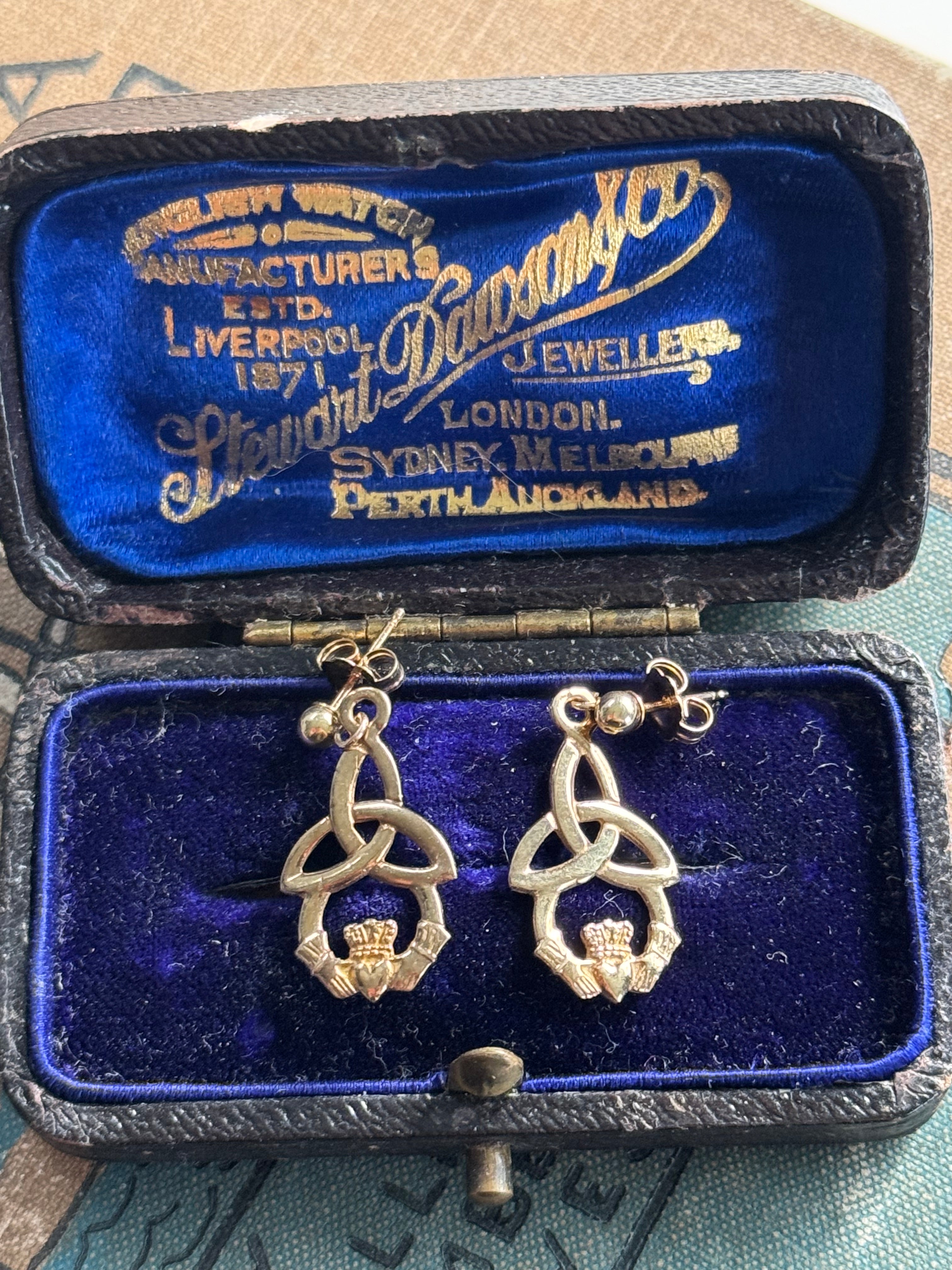 9ct Yellow Gold Claddagh Earrings - Beautiful 1.41g