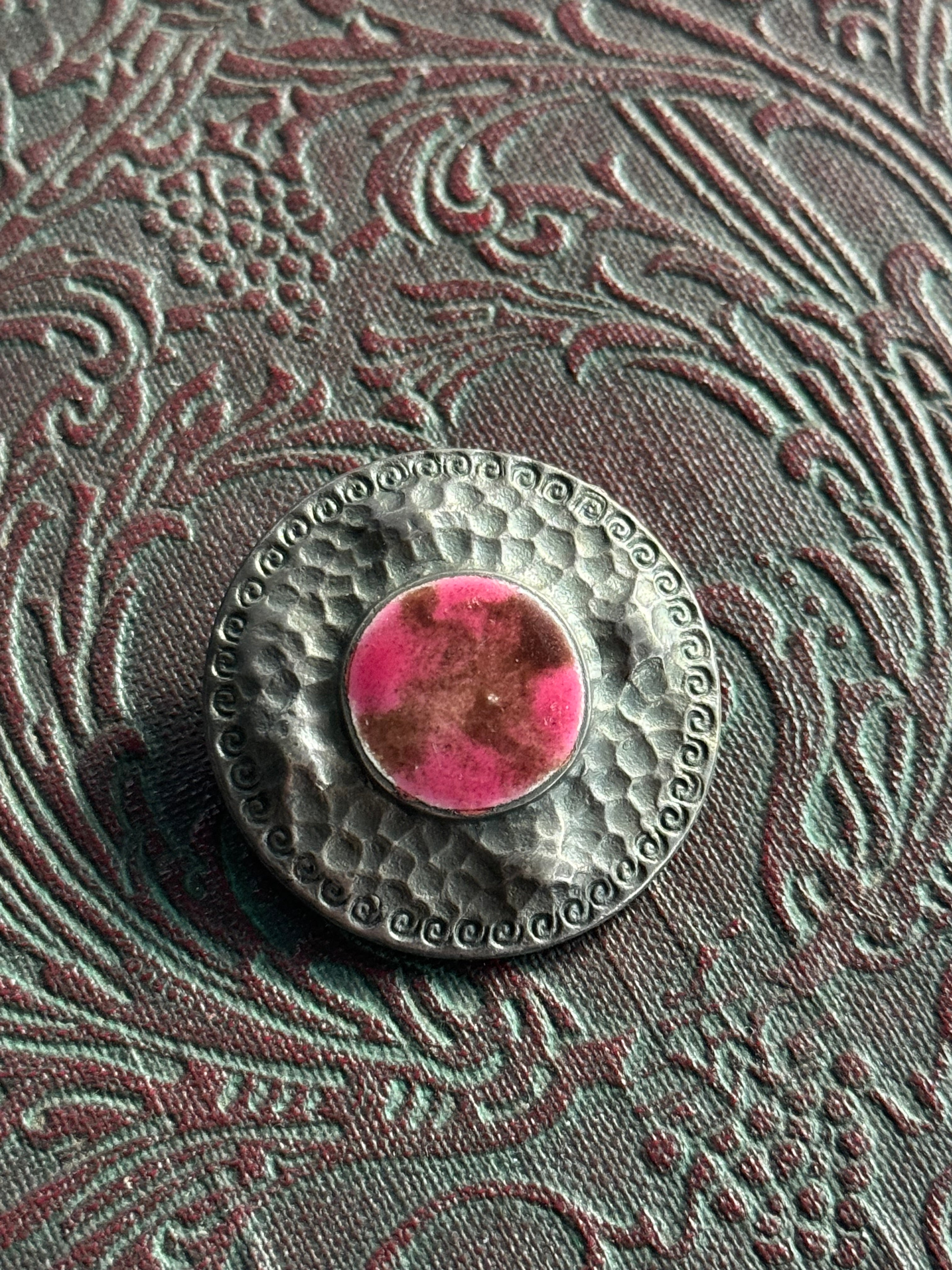 Arts & Crafts Brooch Round Beauty