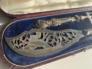 Beautiful Boxed Fish Server Set EPNS