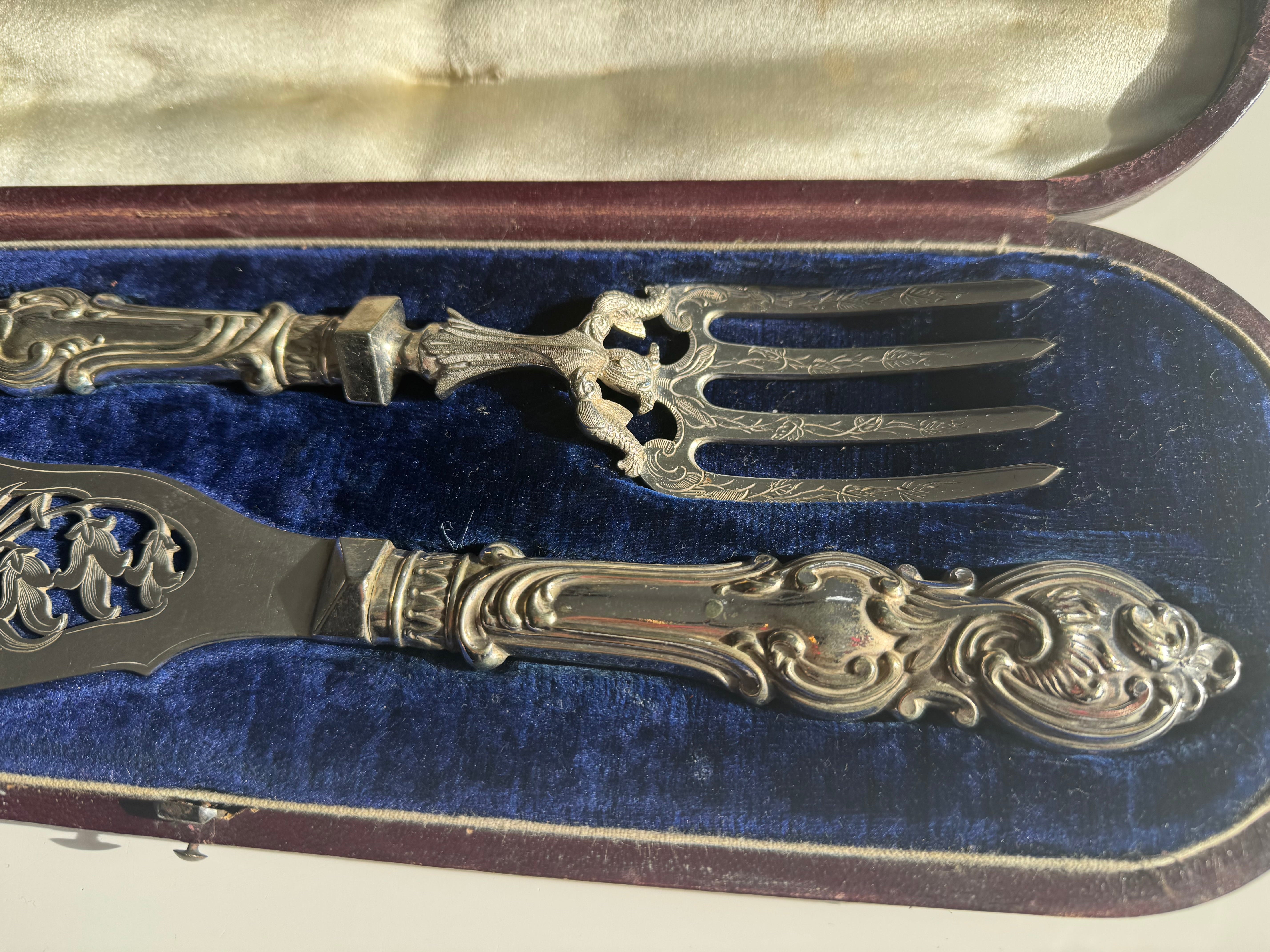 Beautiful Boxed Fish Server Set EPNS
