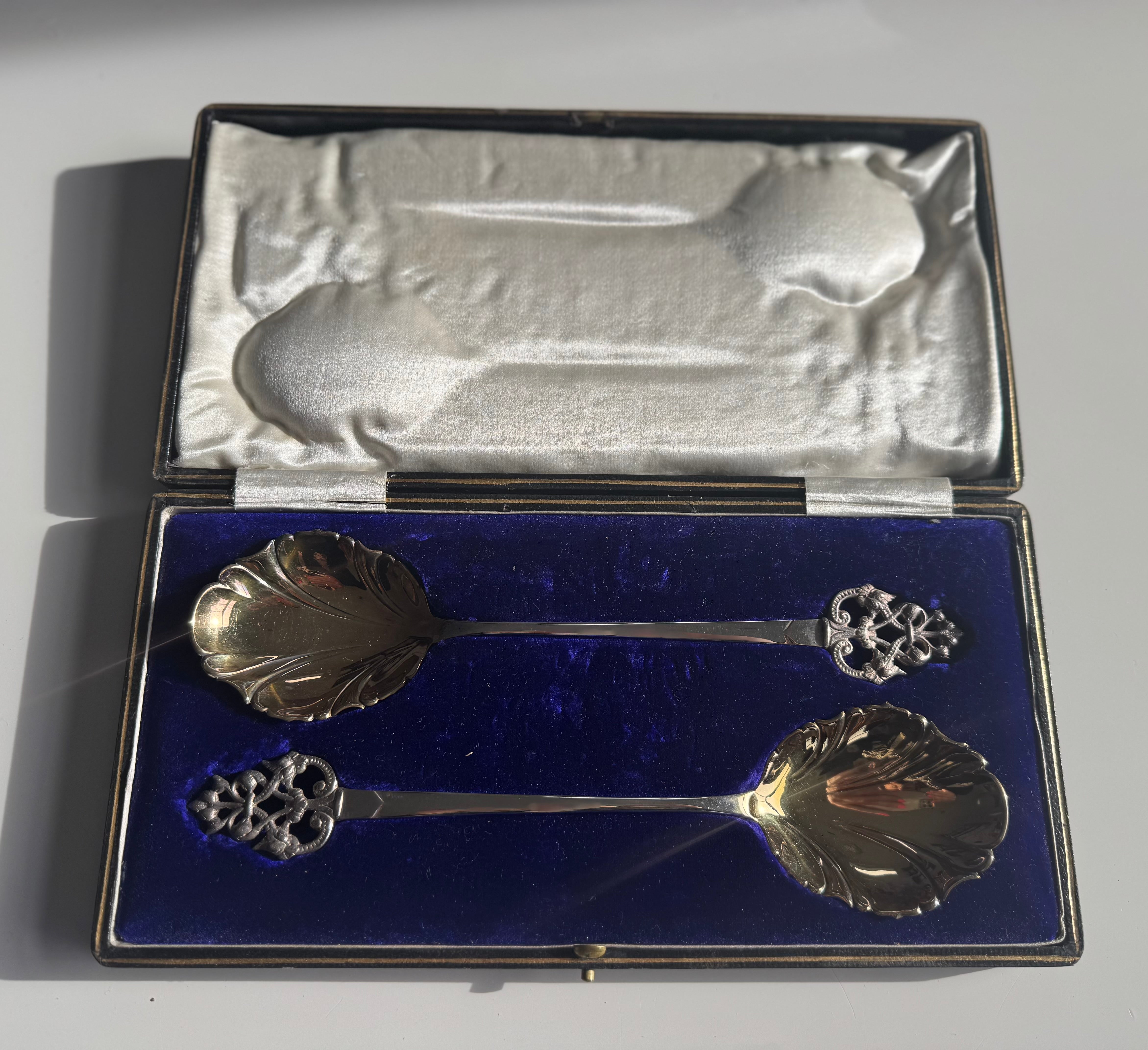 Stunning Server Spoons Quality Antique Boxed Set EPNS