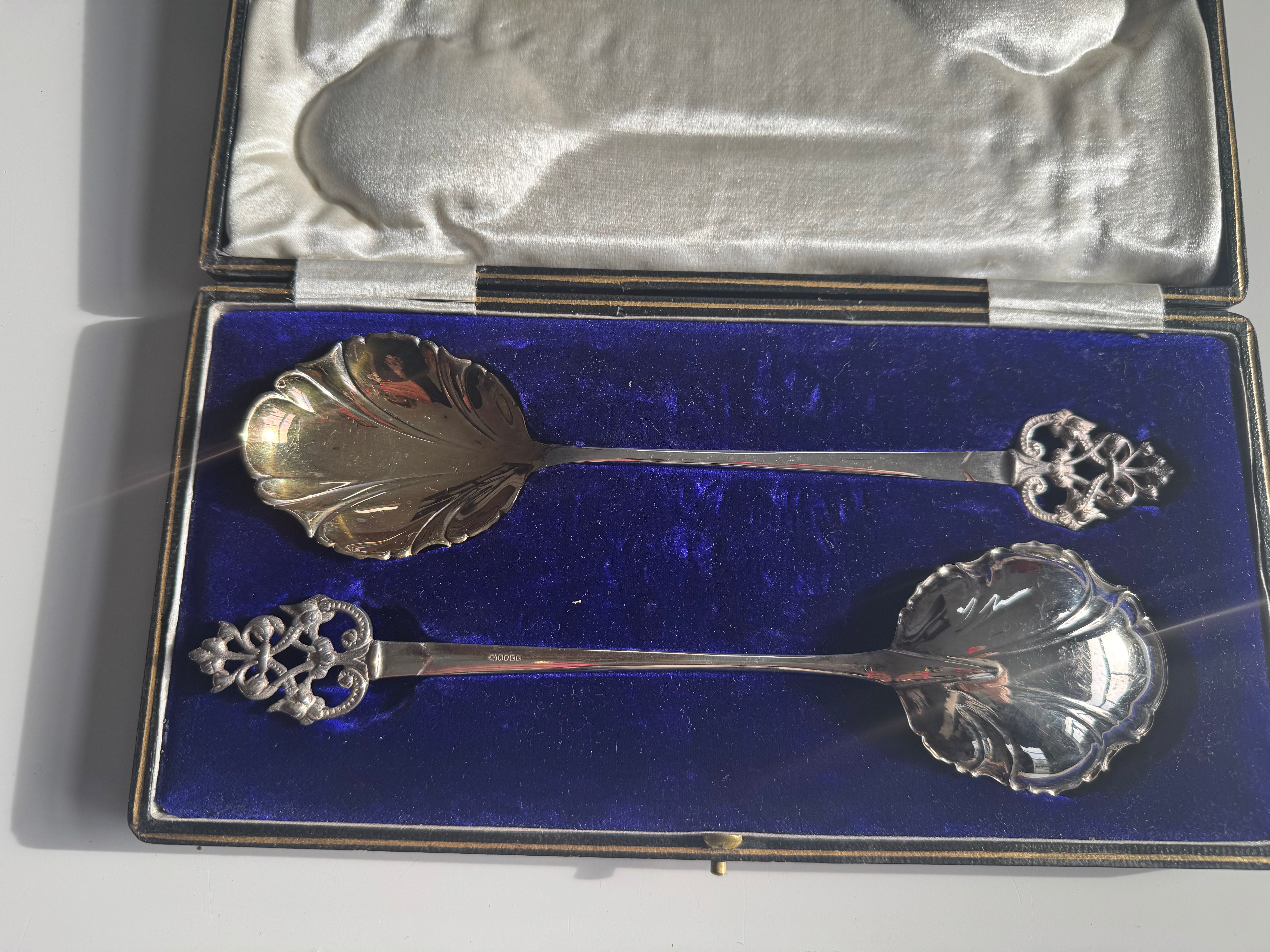 Stunning Server Spoons Quality Antique Boxed Set EPNS