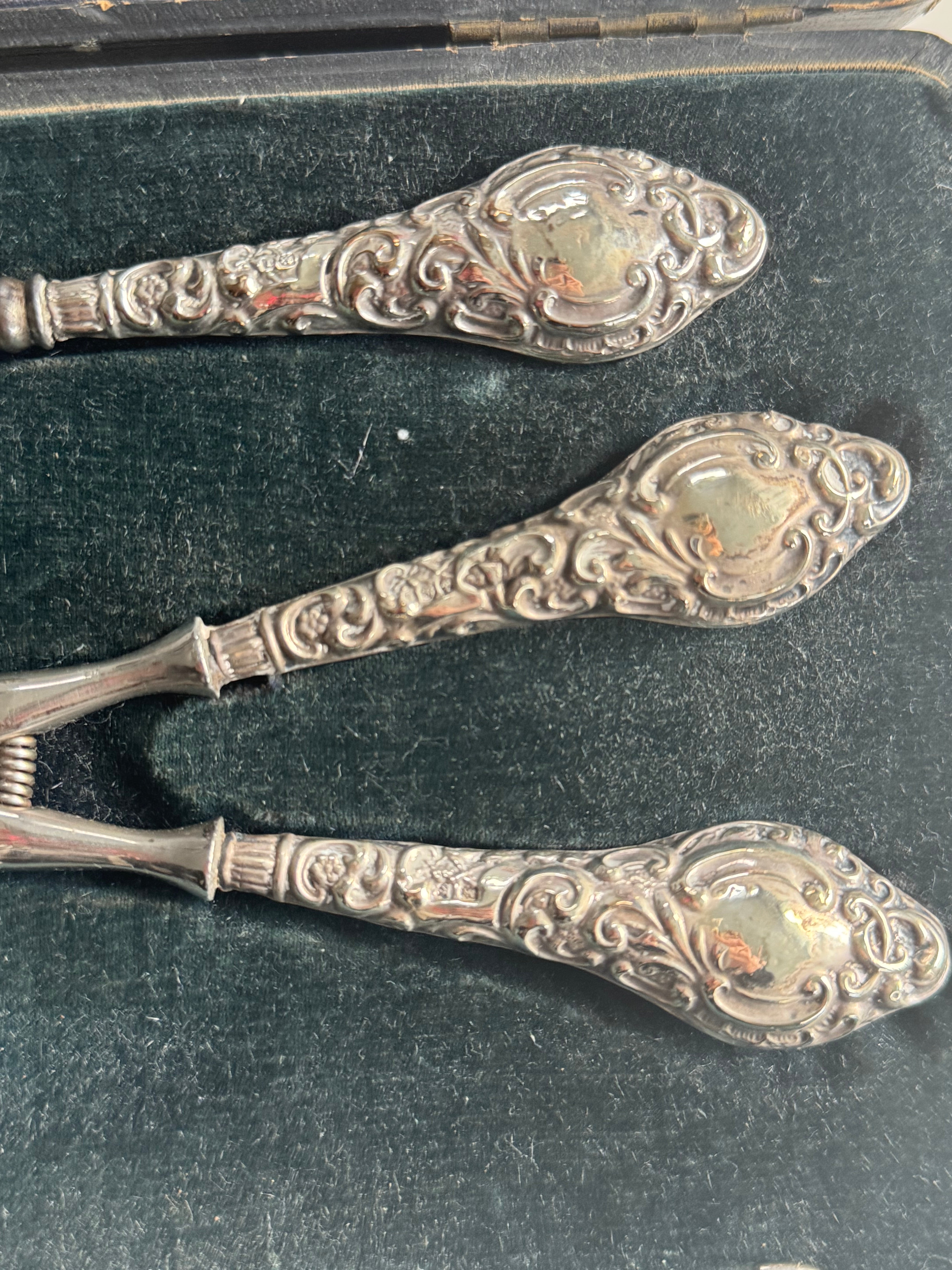 Beautiful Shoe & Glove set Sterling Silver handles