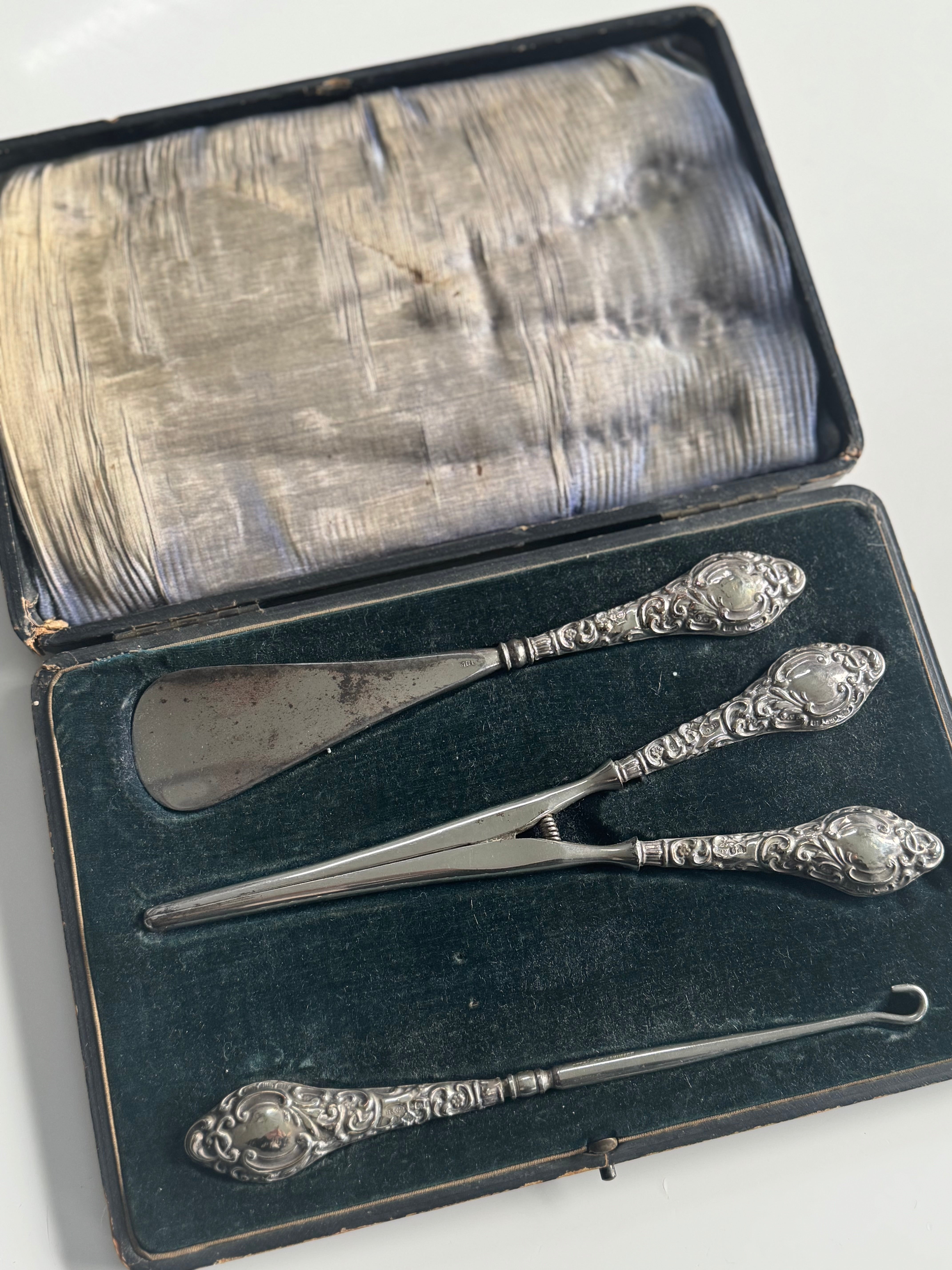 Beautiful Shoe & Glove set Sterling Silver handles