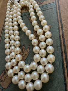 Beautiful Pearl Necklace with Sterling Silver Clasp – Timeless Elegance