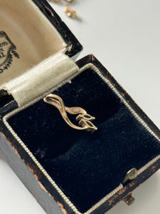 9ct Yellow Gold & Sapphire Pendant – Elegant & Timeless