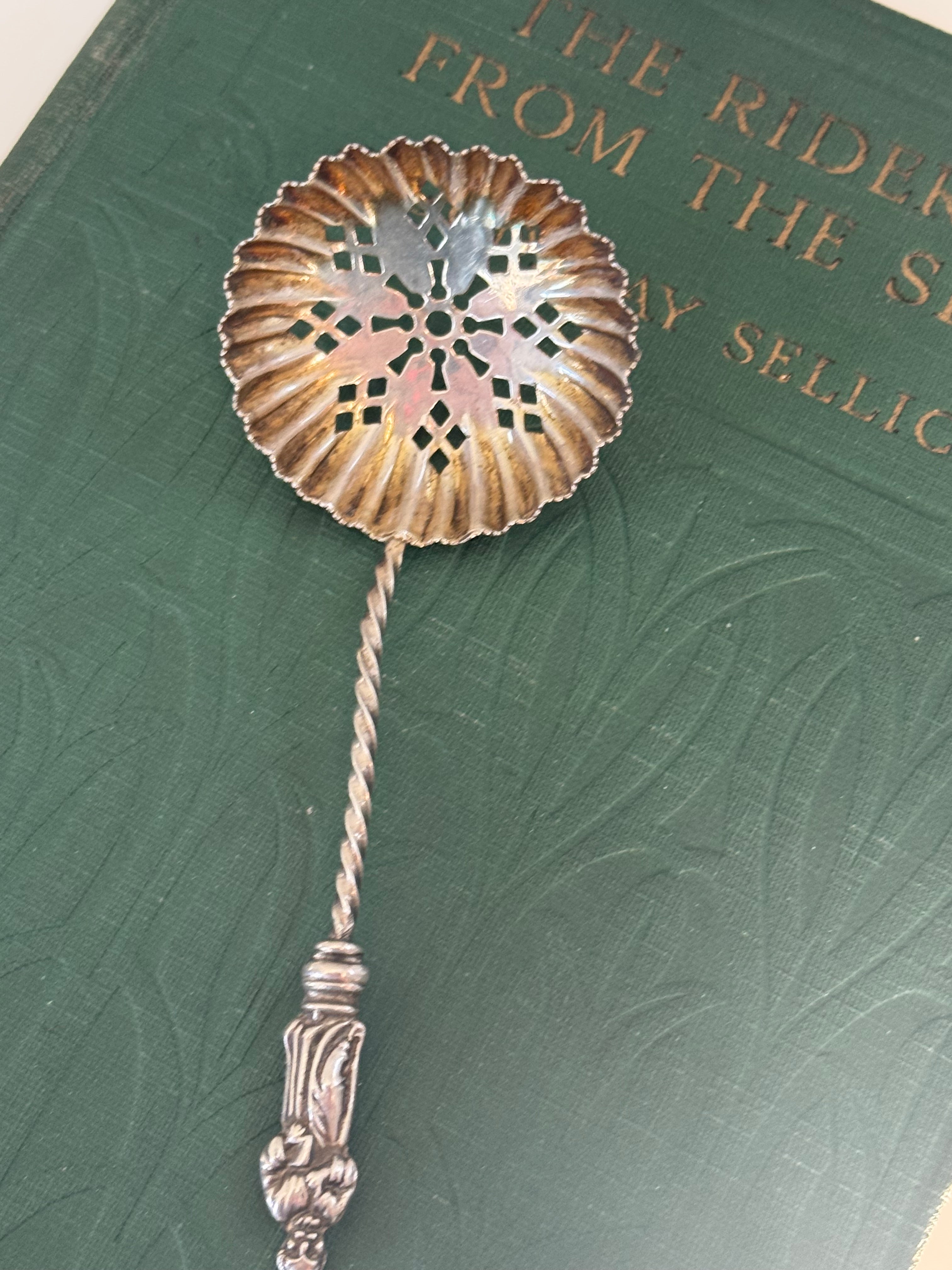 1924 Bonbon Spoon 8.12g