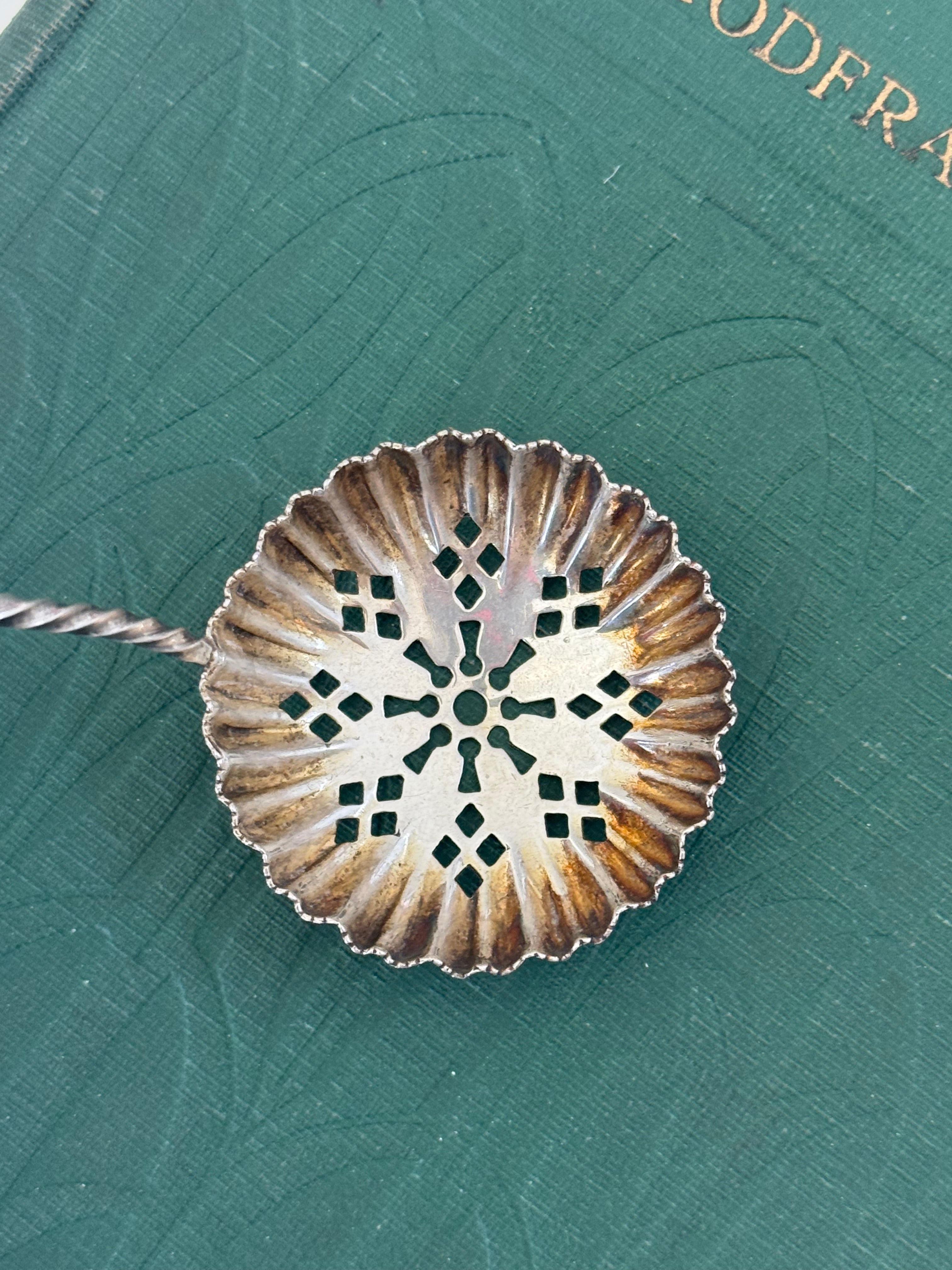 1924 Bonbon Spoon 8.12g
