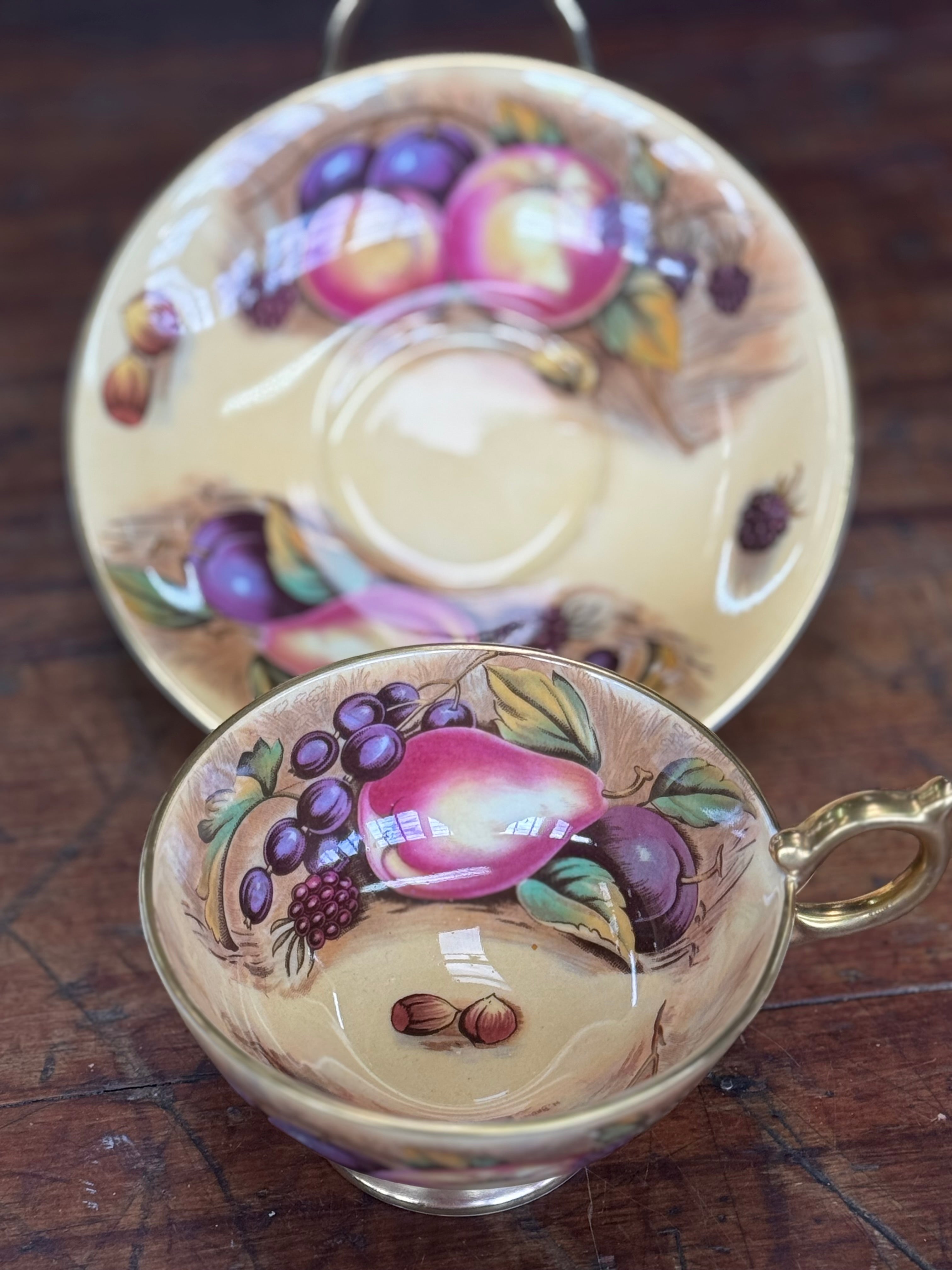 Aynsley Bone China England Bell N Brunt Duo