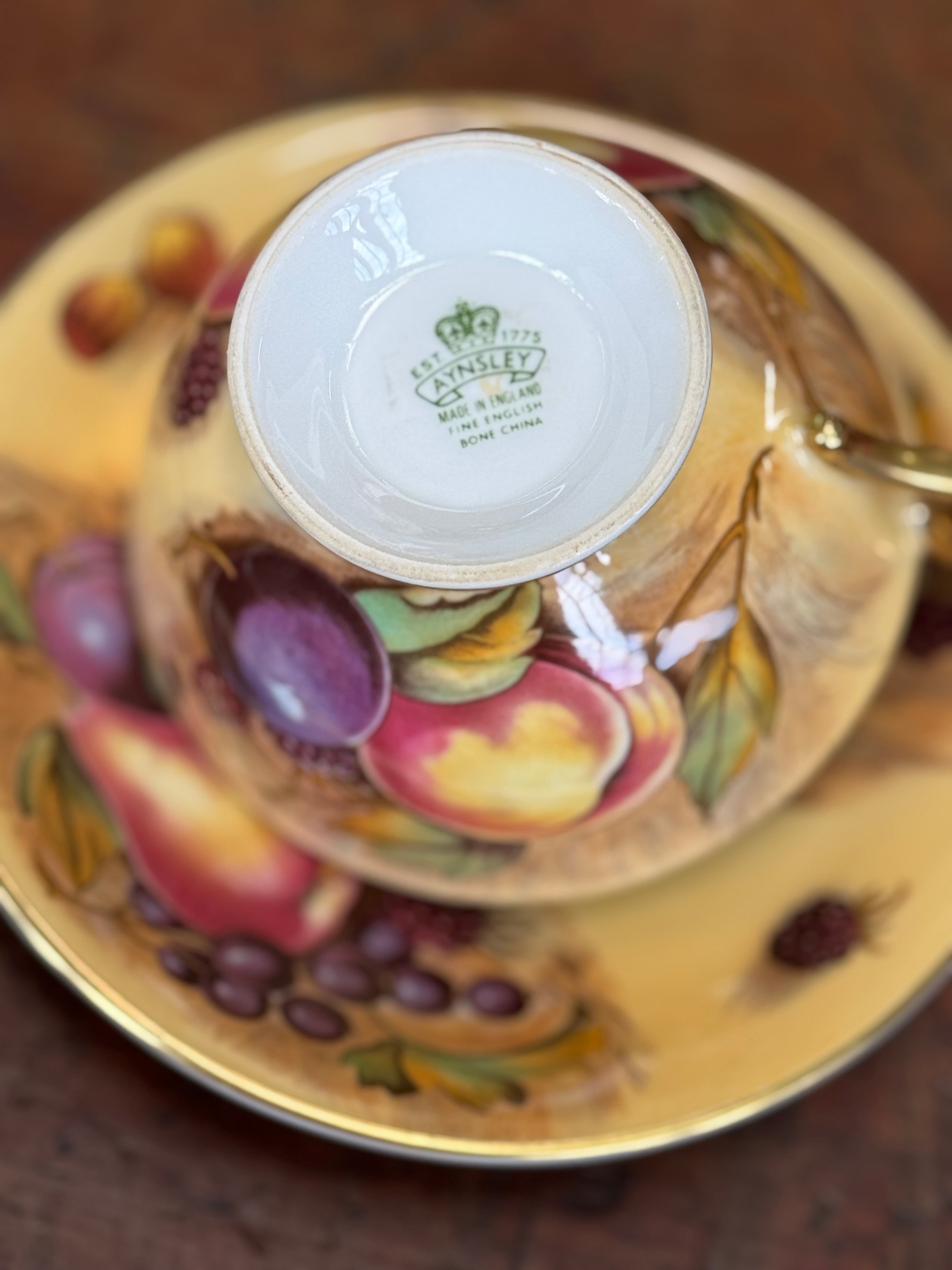 Aynsley Bone China England Bell N Brunt Duo