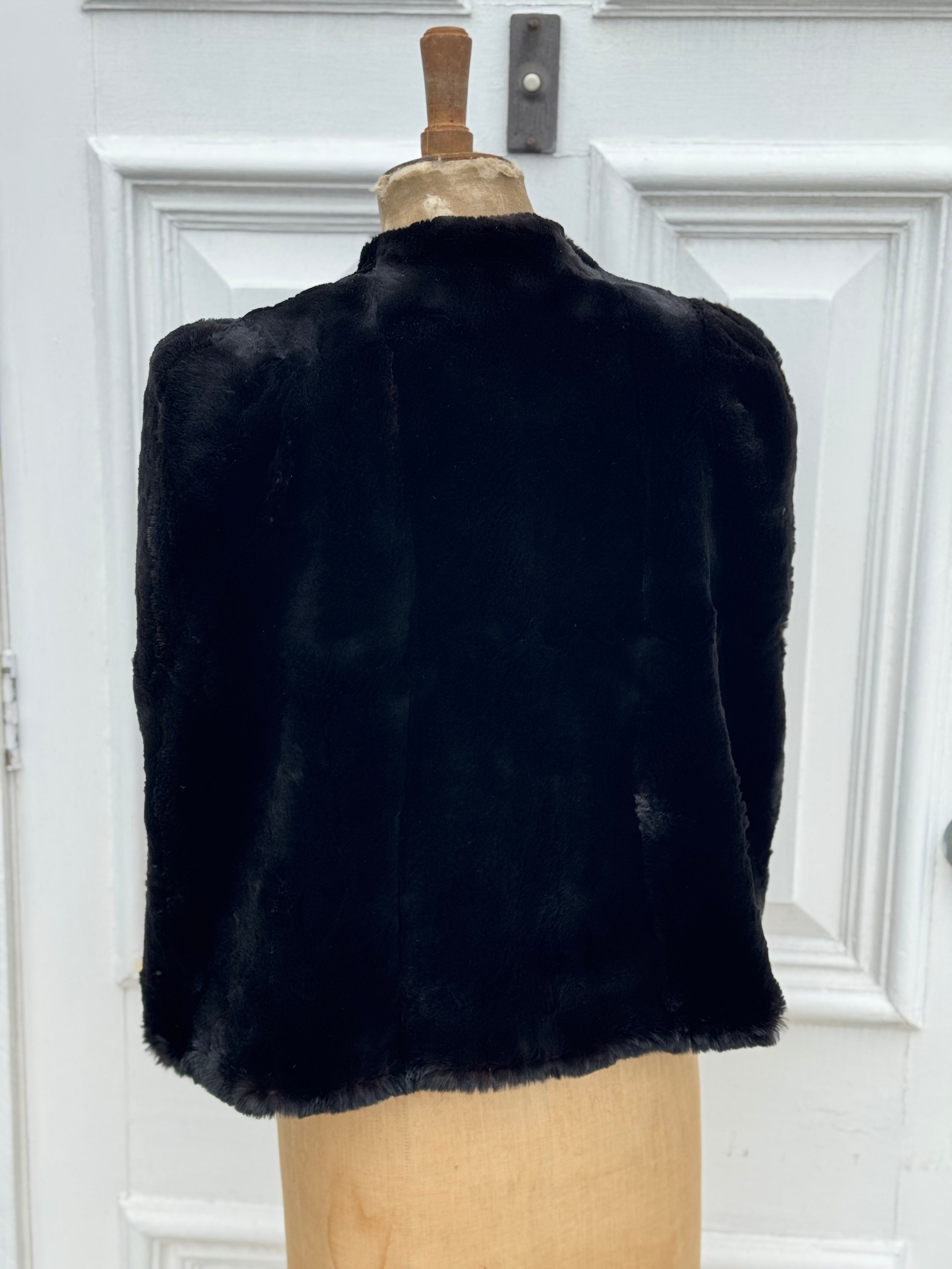 Stunning Antique Chinchilla Black Fur Cape suit size 8-12