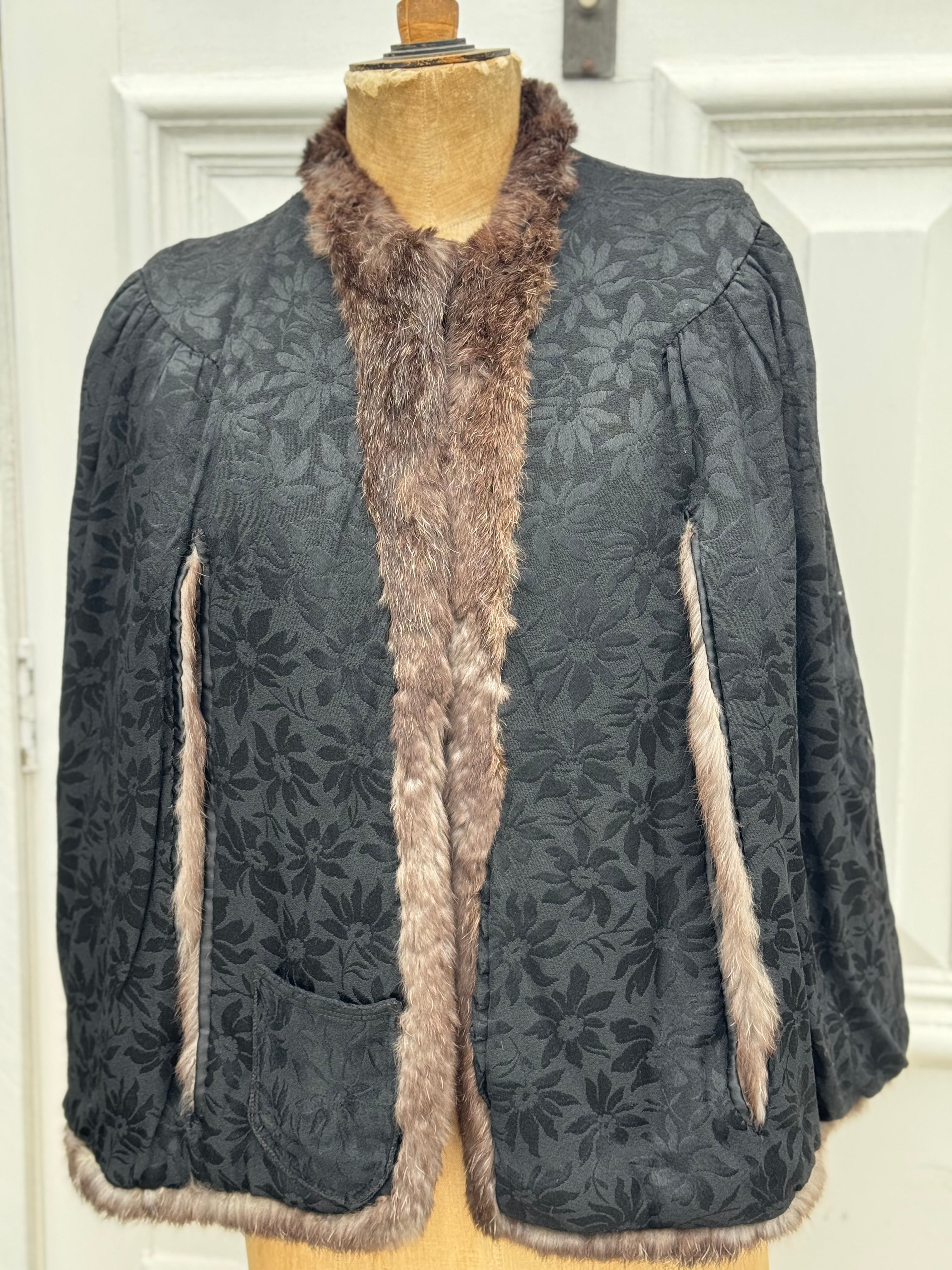 Stunning Antique Silver Fox Cape suit size 14-16
