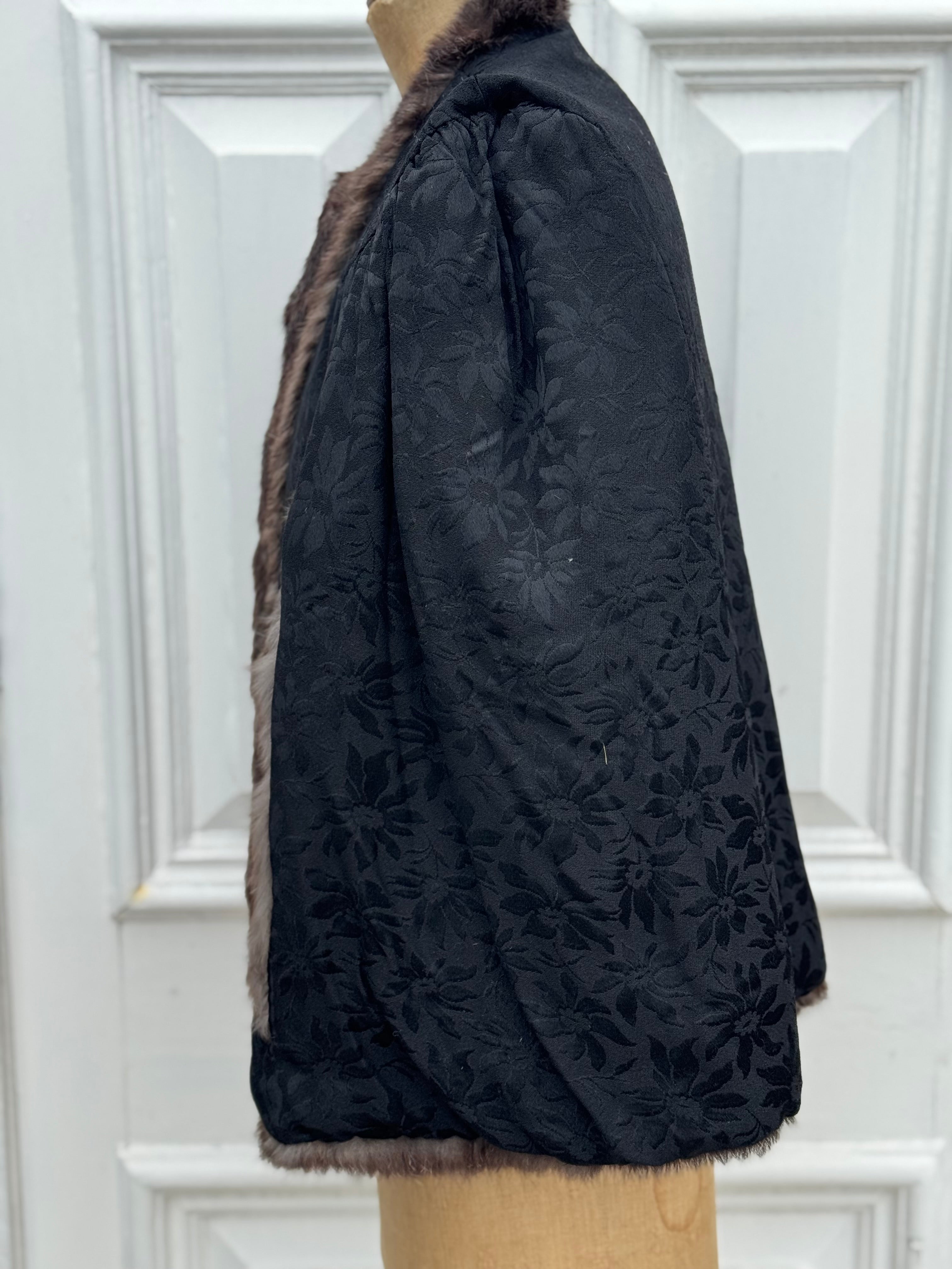 Stunning Antique Silver Fox Cape suit size 14-16