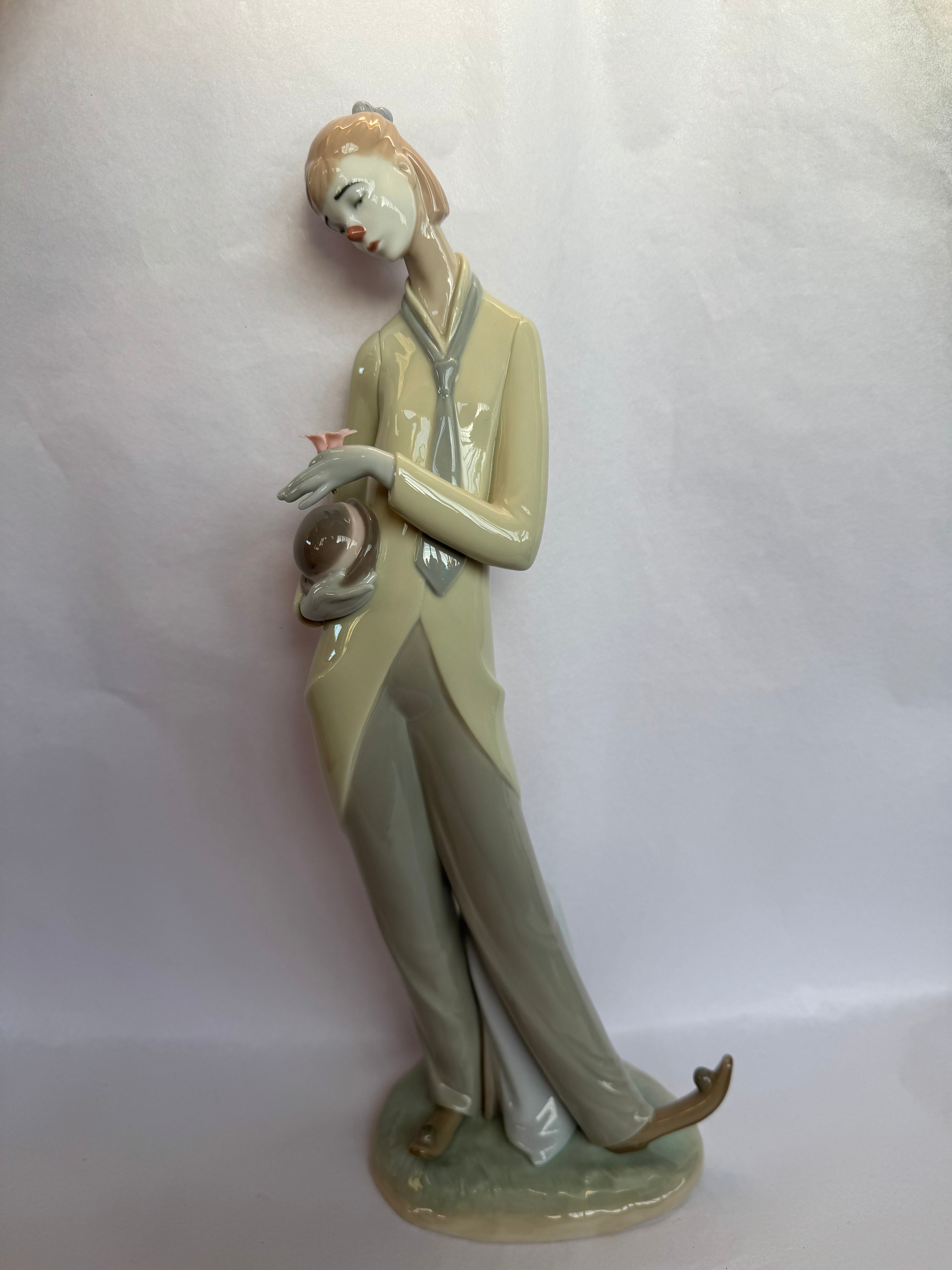 Lladro Romantic Clown 8055