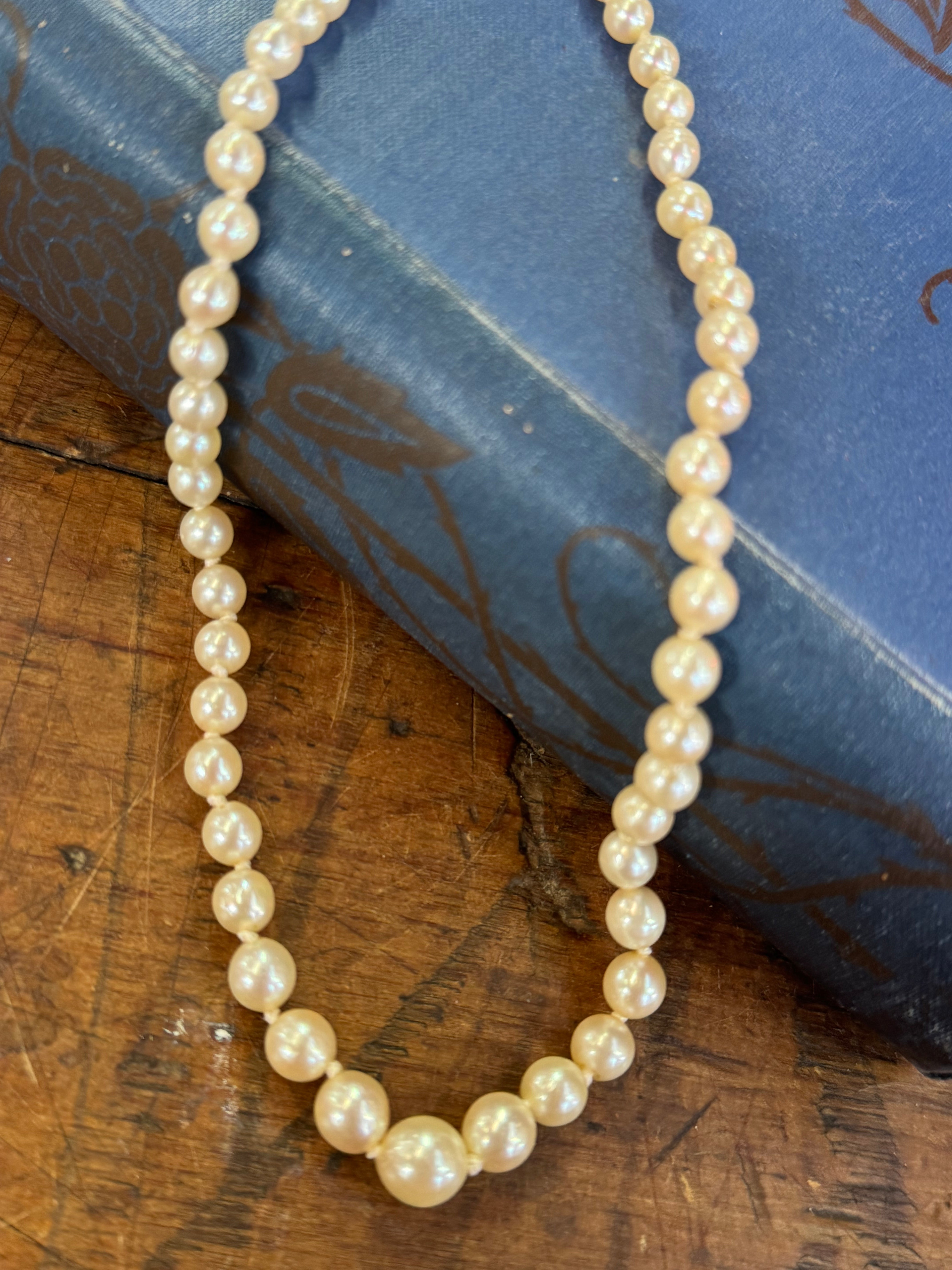 Fresh Water Pearls knotted 28cm Length Off White