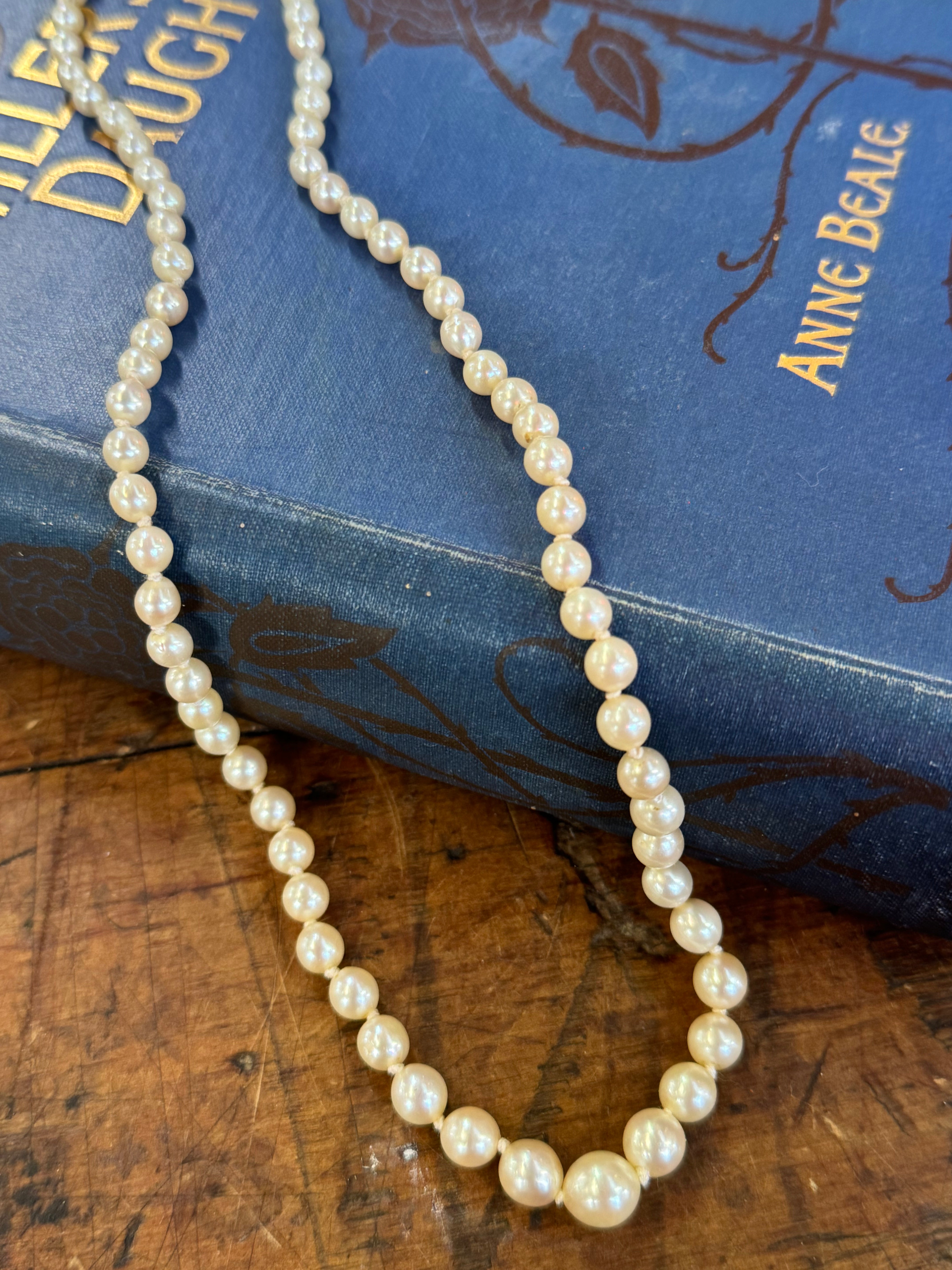 Fresh Water Pearls knotted 28cm Length Off White