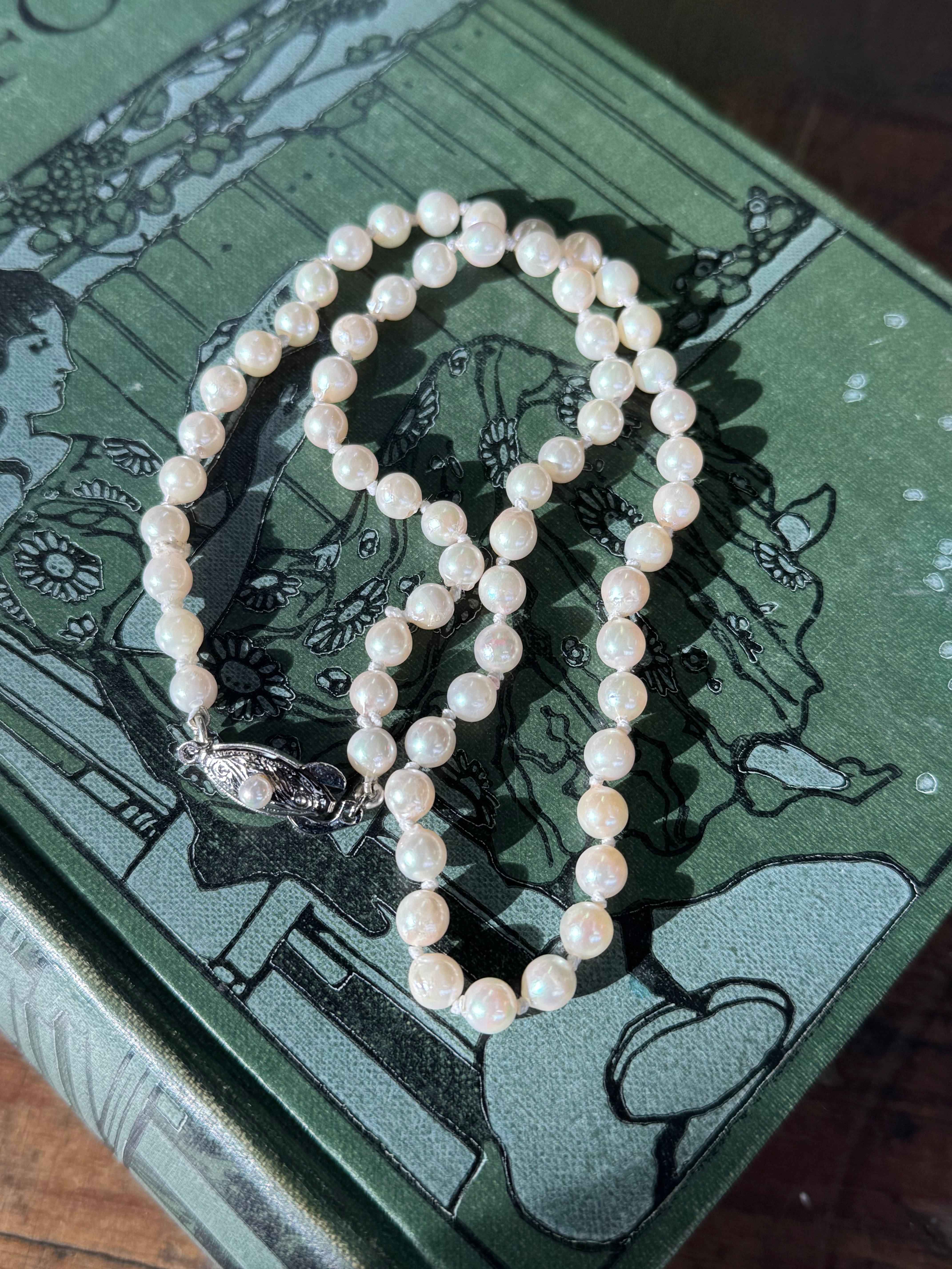 Fresh Water Pearls knotted 21cm Length Off White