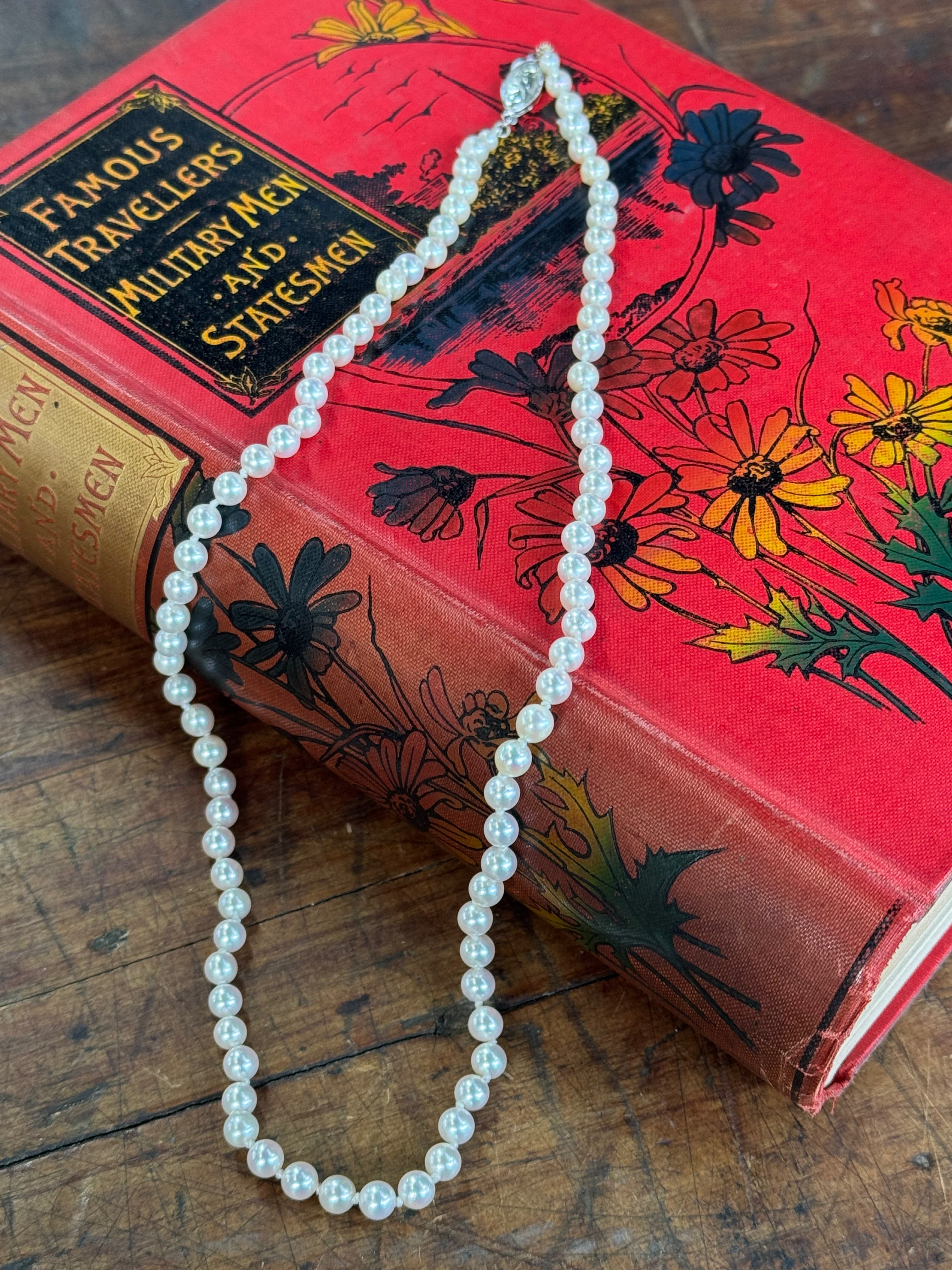 Fresh Water Pearls knotted 23cm Length Off White