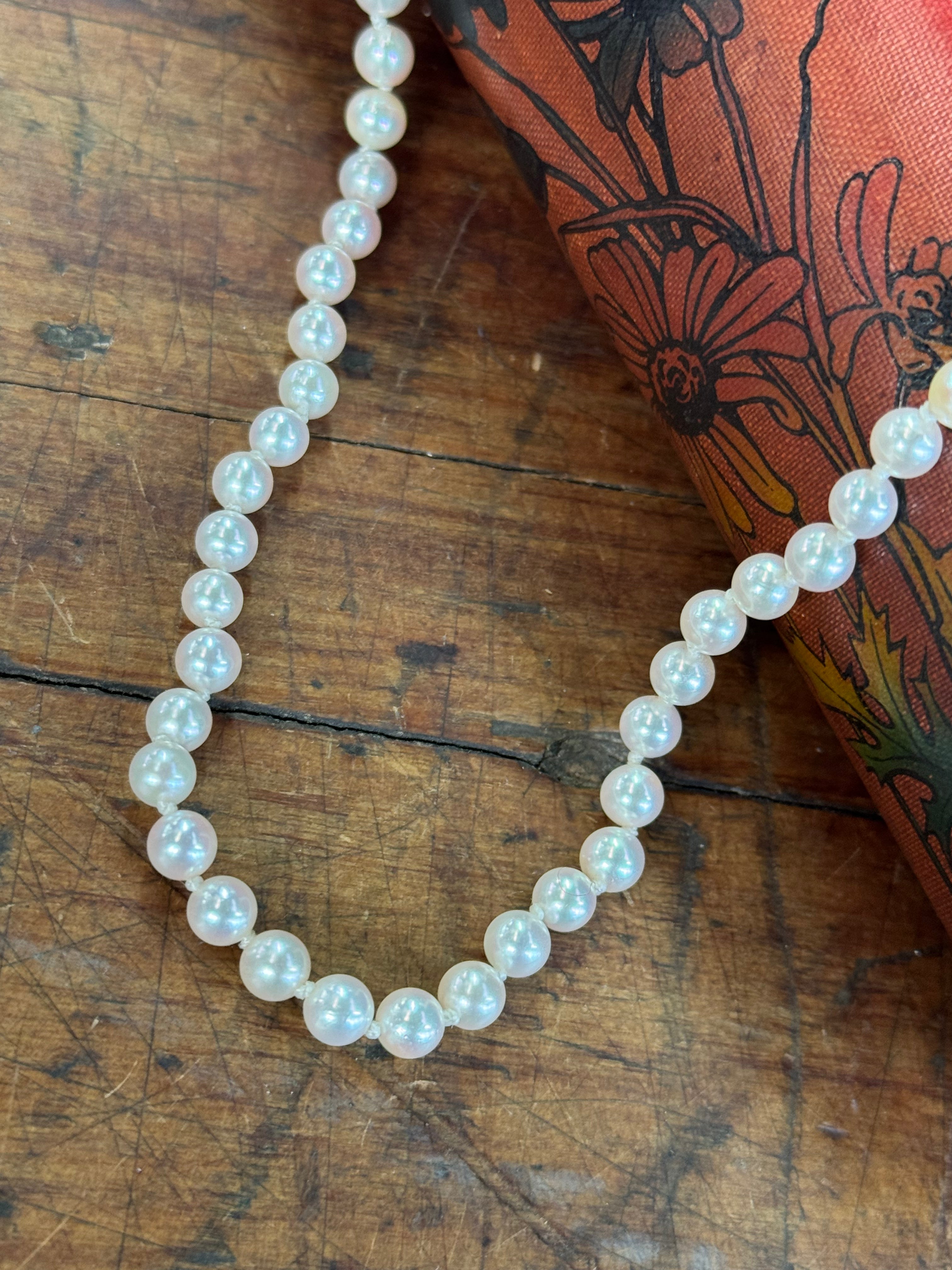 Fresh Water Pearls knotted 23cm Length Off White