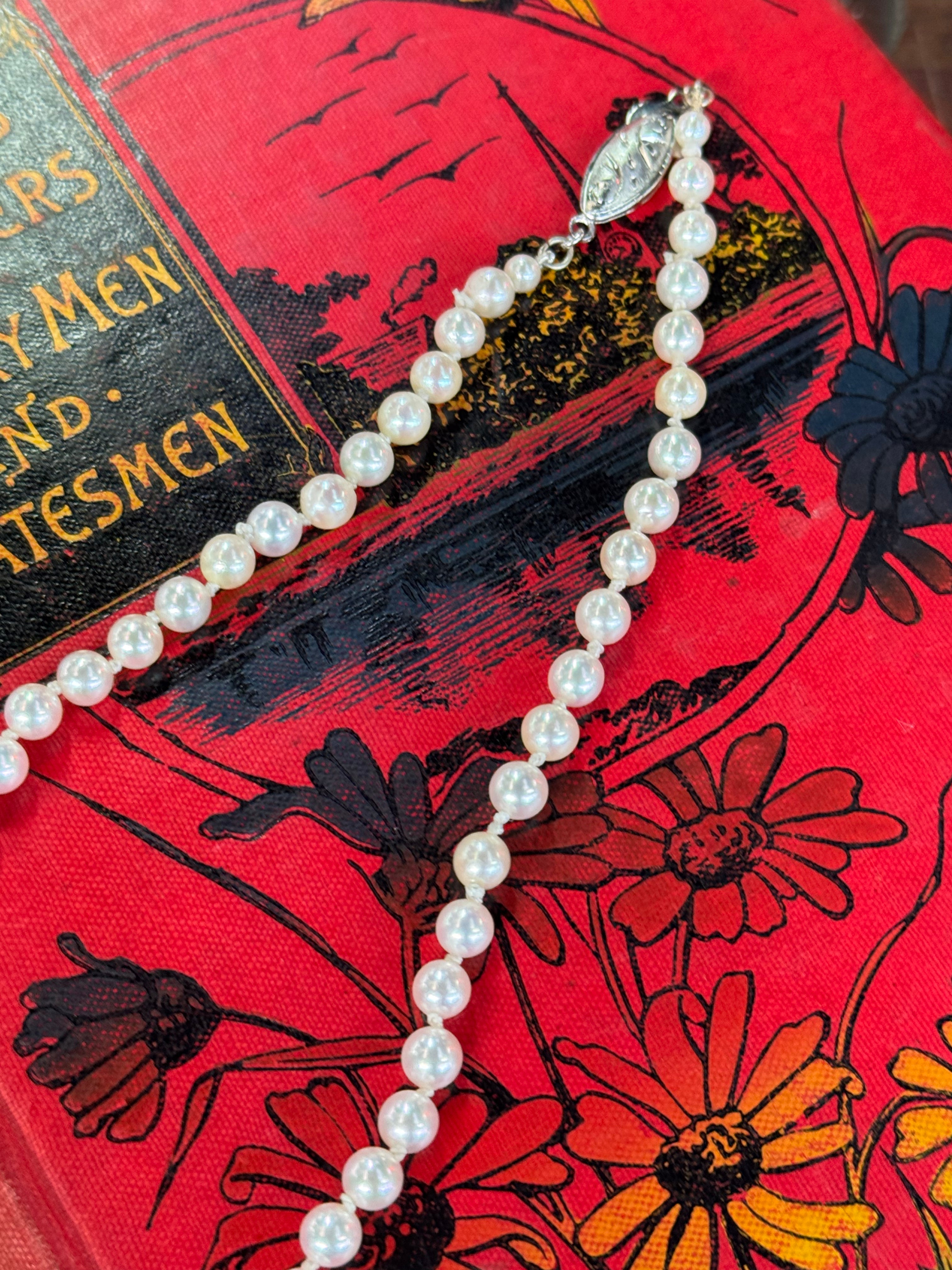 Fresh Water Pearls knotted 23cm Length Off White