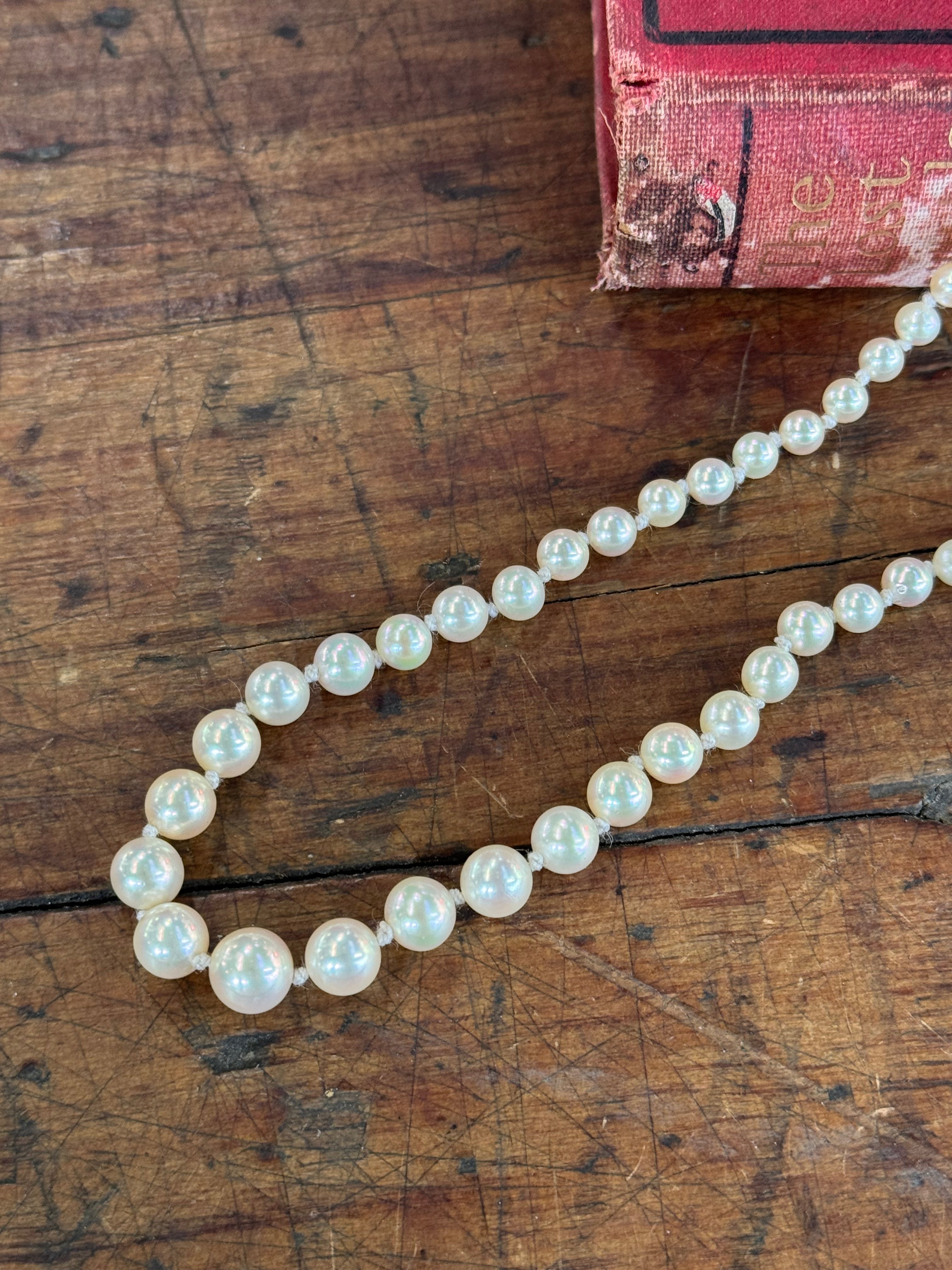 Fresh Water Pearls knotted 27cm Length Off White