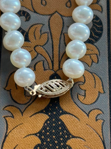 Beautiful Pearl Necklace with 9ct Yellow Gold Clasp – Elegant & Timeless