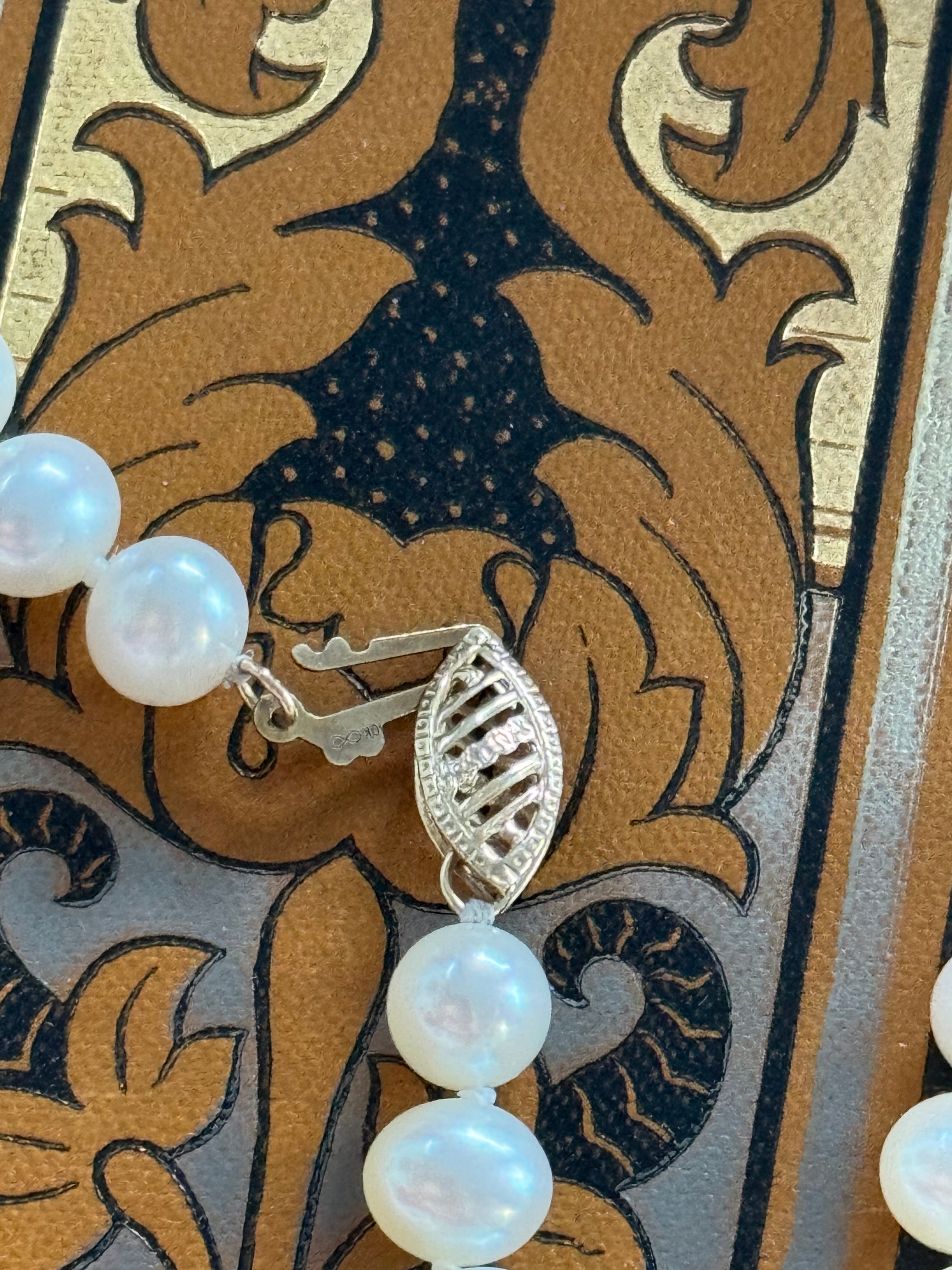 Beautiful Pearl Necklace with 9ct Yellow Gold Clasp – Elegant & Timeless