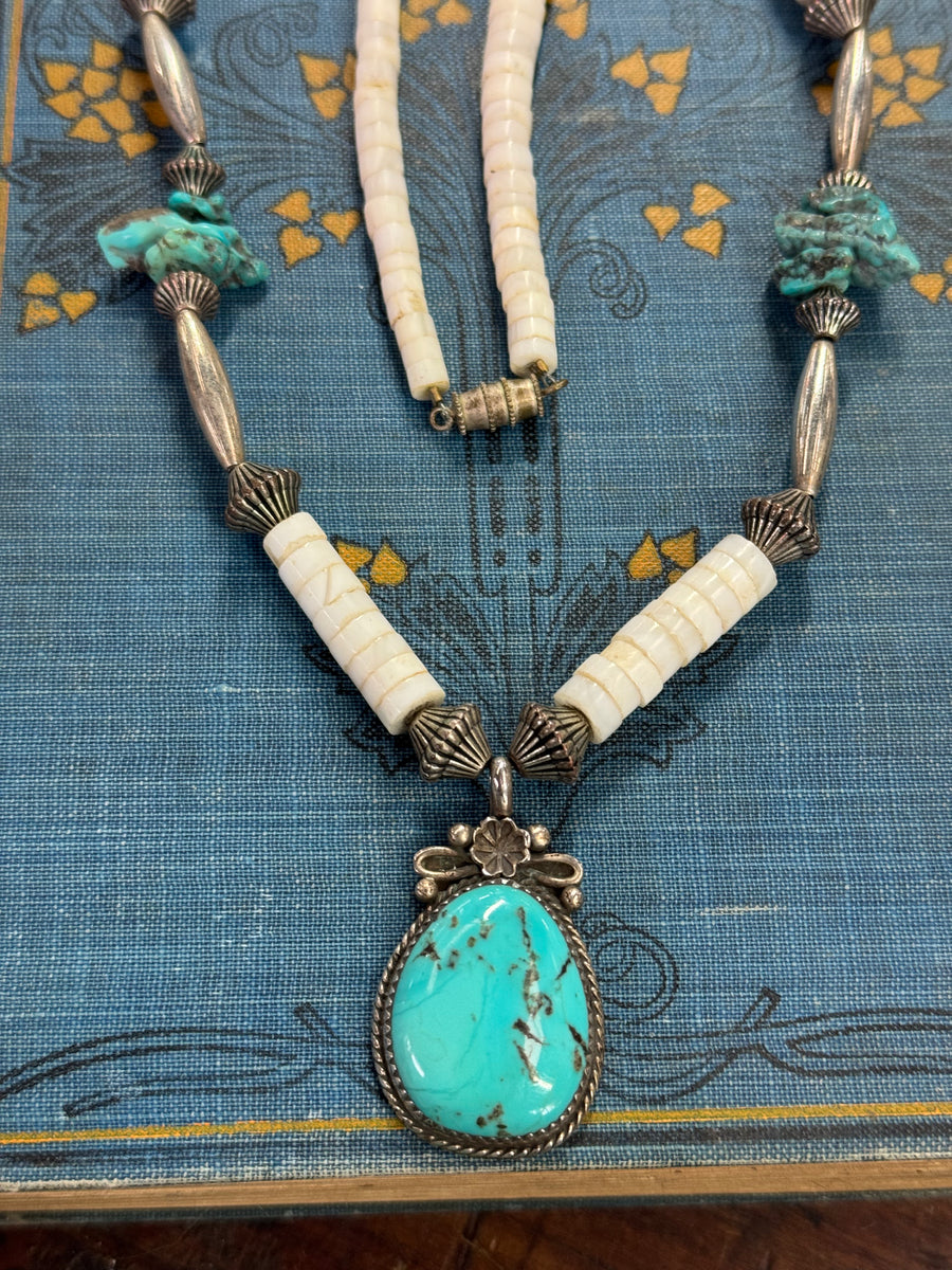 Beautiful Turquoise & Shell Necklace – Vintage Wonderland