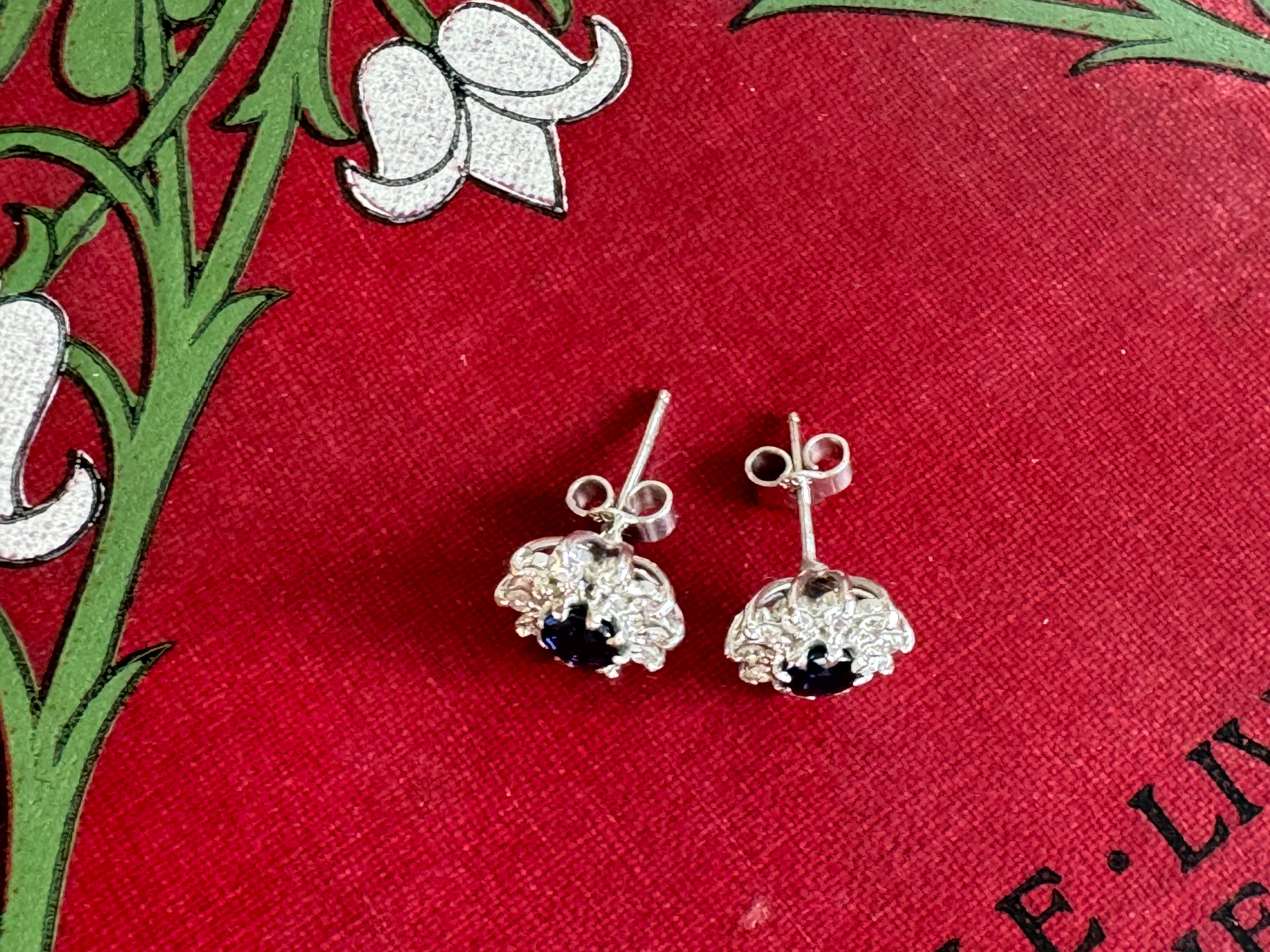 Exquisite 18ct White Gold Sapphire & Diamond Cluster Earrings