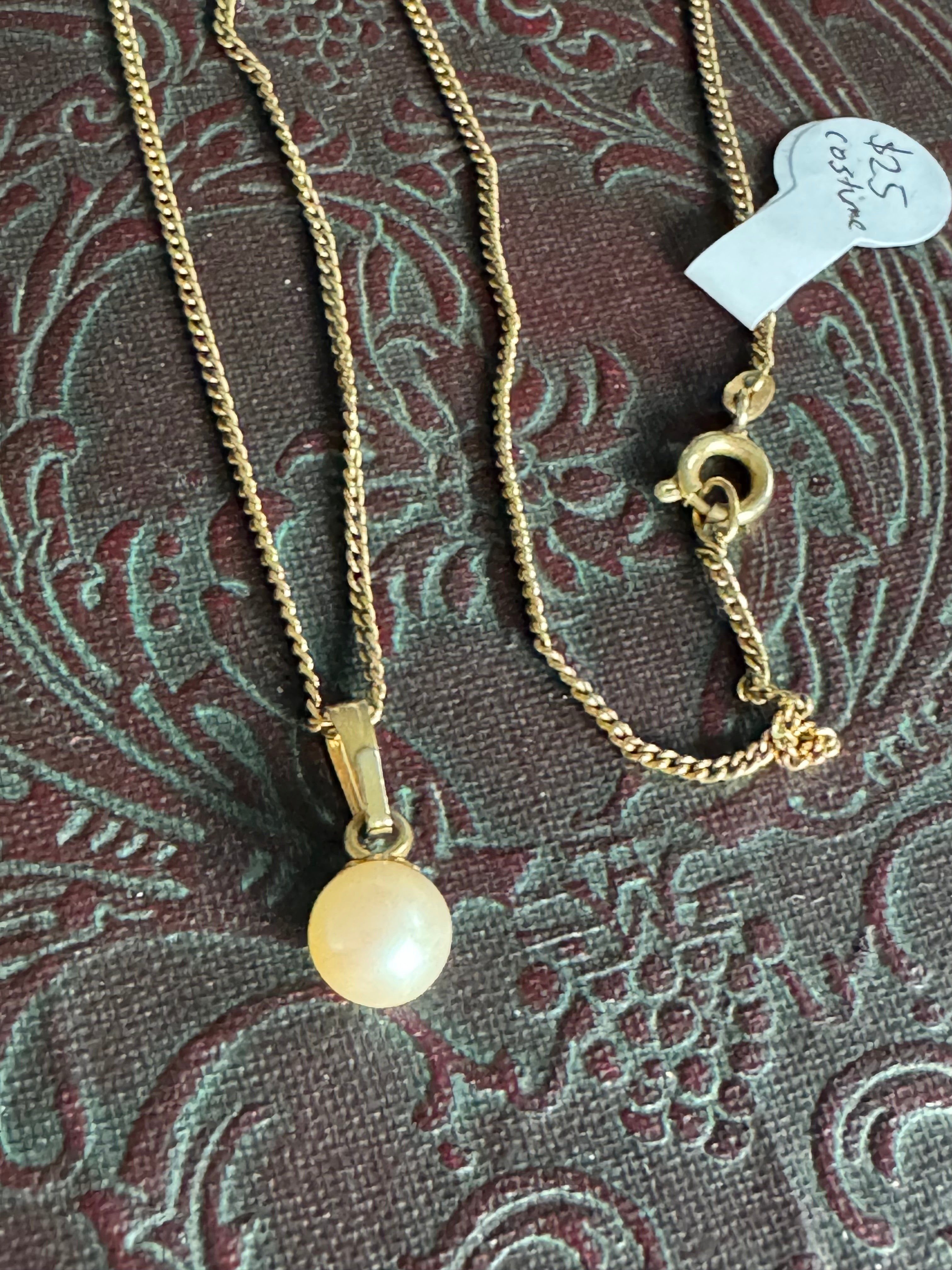 Quality Gold Plated Chain & Pearl Pendant