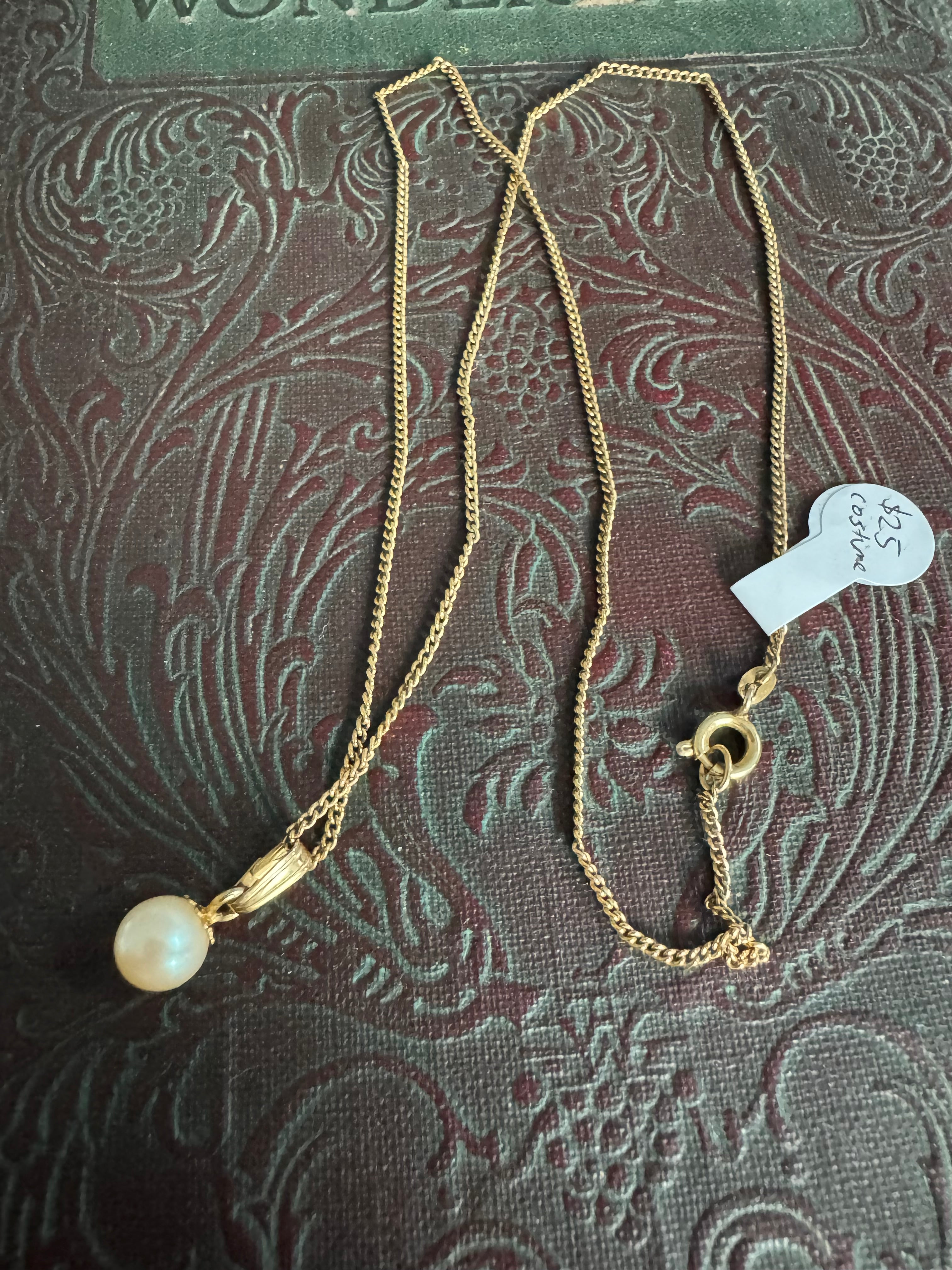 Quality Gold Plated Chain & Pearl Pendant
