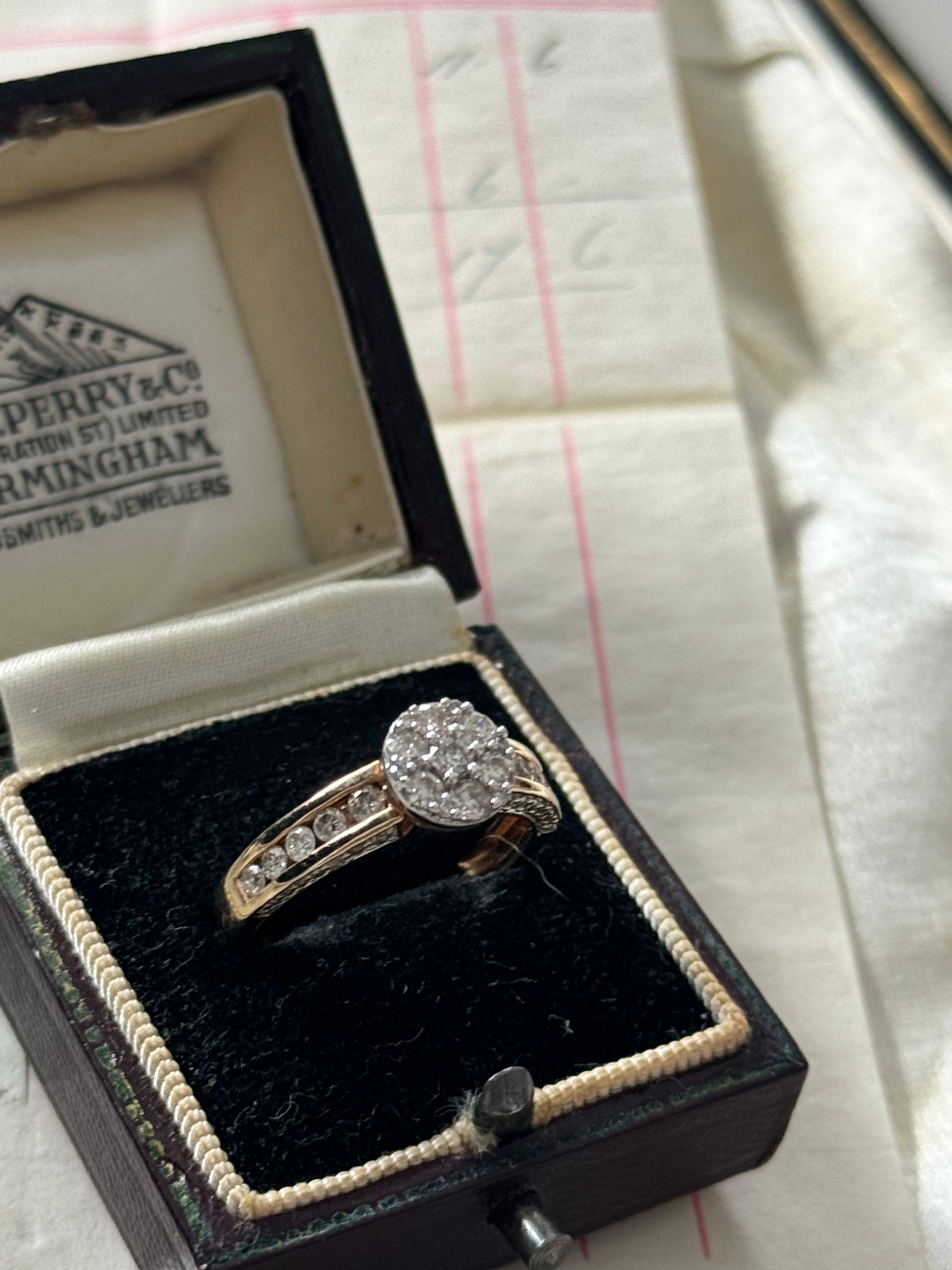Stunning 18ct Yellow Gold Diamond Ring – Sparkling Elegance