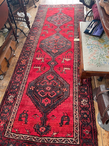 Stunning Wool Rug Size 298 x 109